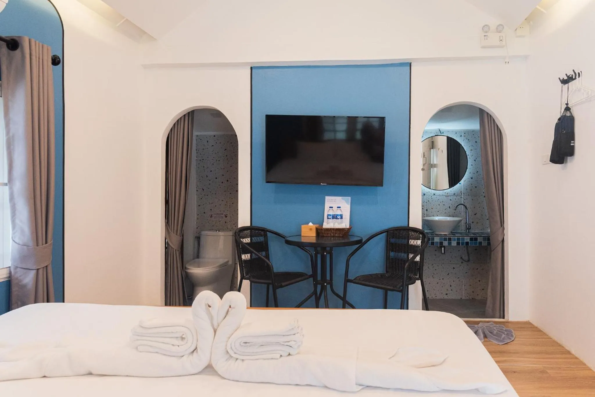 Photo of the whole room, Bed in PAN Beachfront Resort Krabi