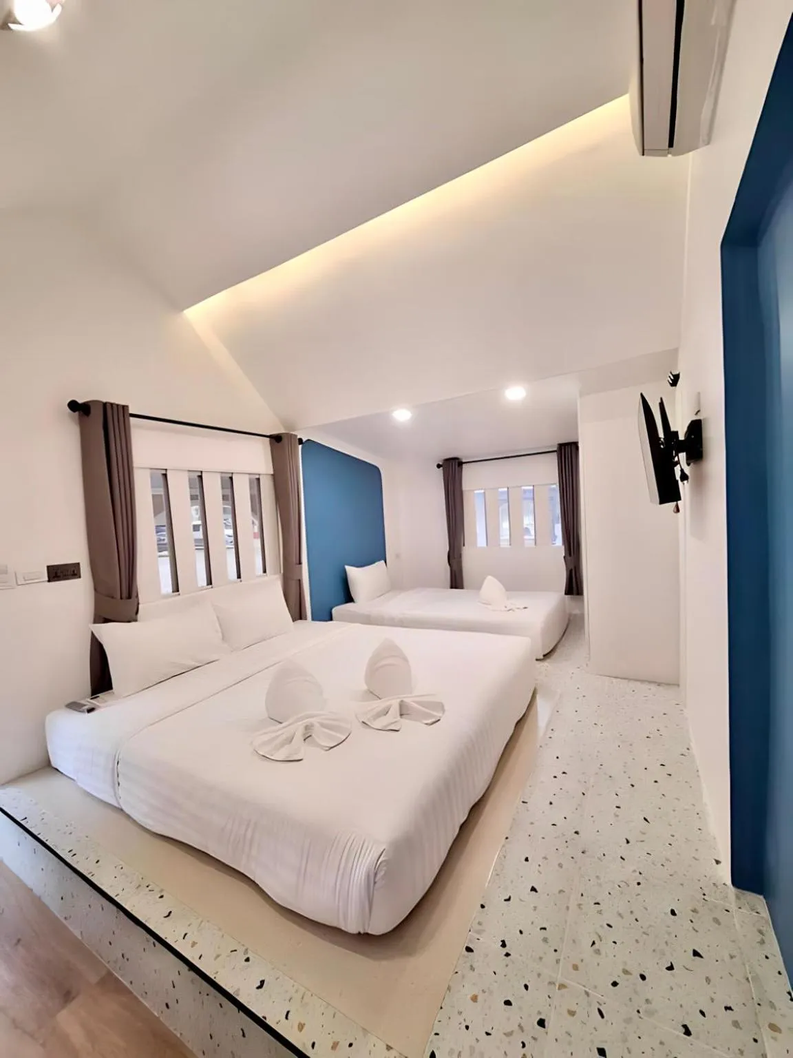 Bed in PAN Beachfront Resort Krabi