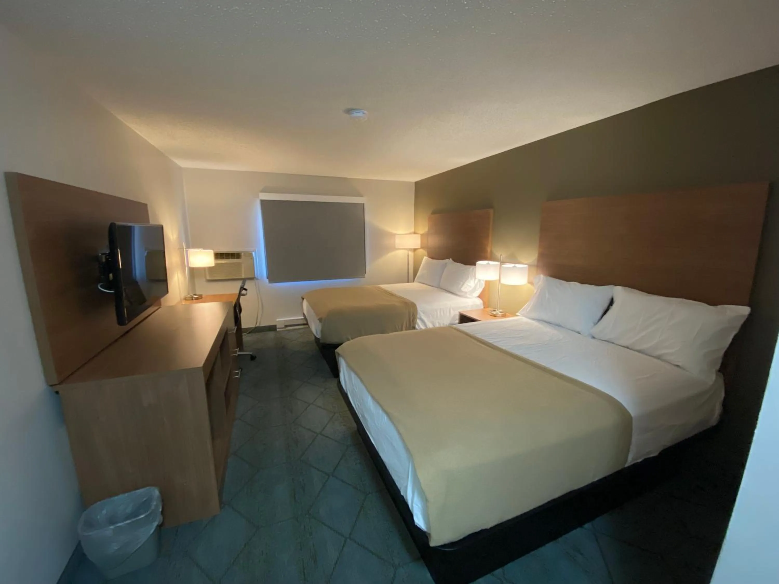 Bed in Super 8 by Wyndham Oshkosh Airport