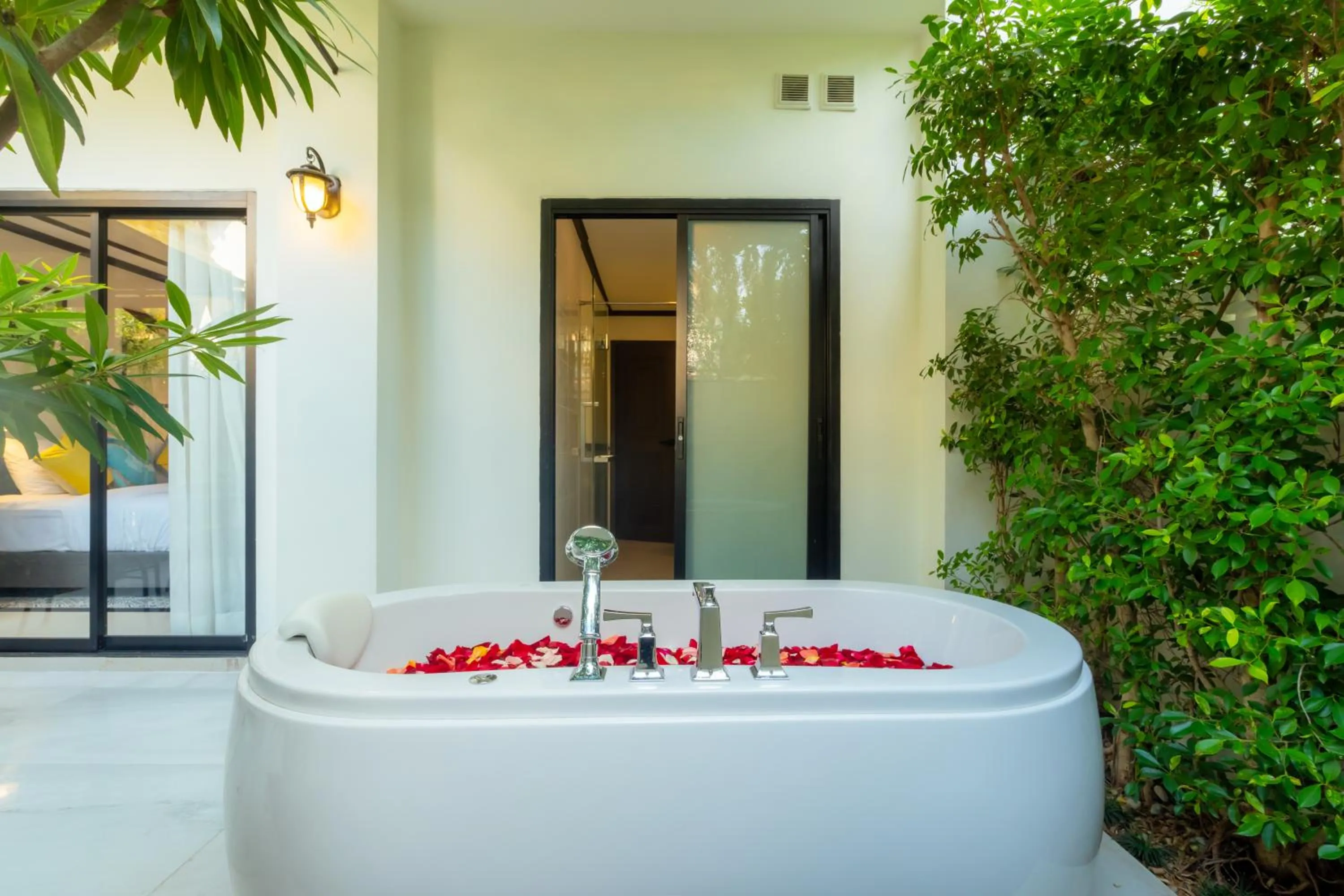 Hot Tub in Le ville lanna Chiang Mai Gate Old Town Hotel