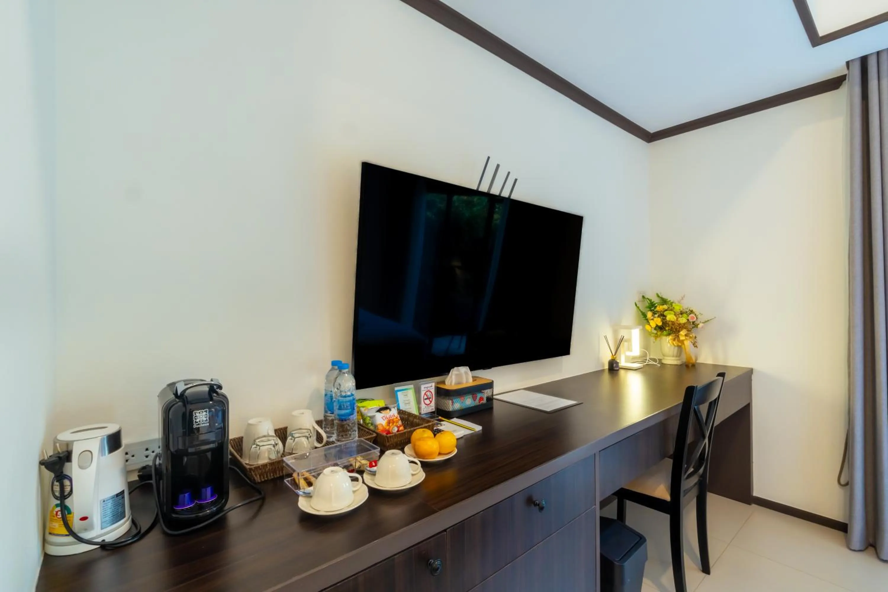 TV and multimedia in Le ville lanna Chiang Mai Gate Old Town Hotel