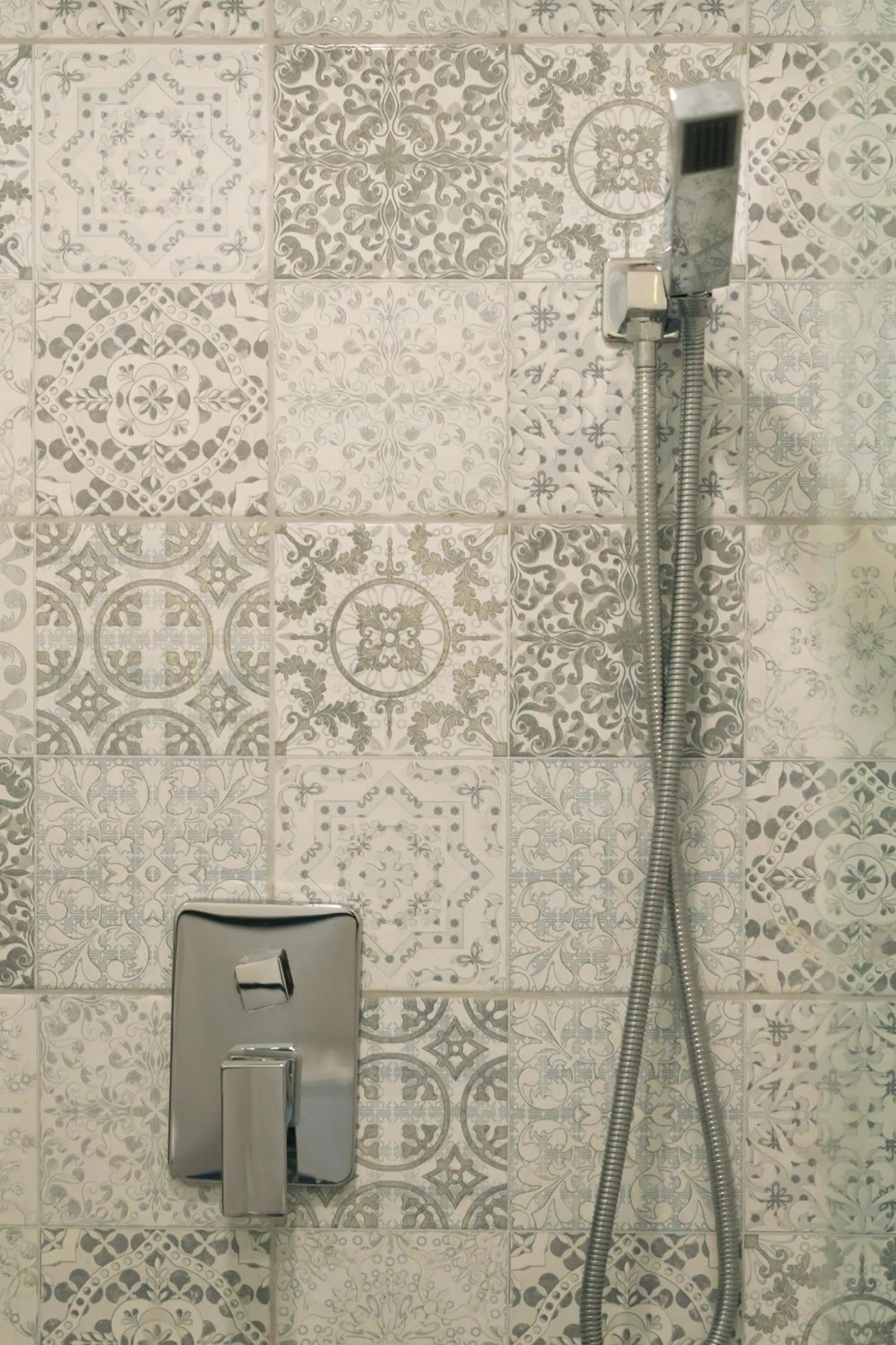 Shower in Le ville lanna Chiang Mai Gate Old Town Hotel