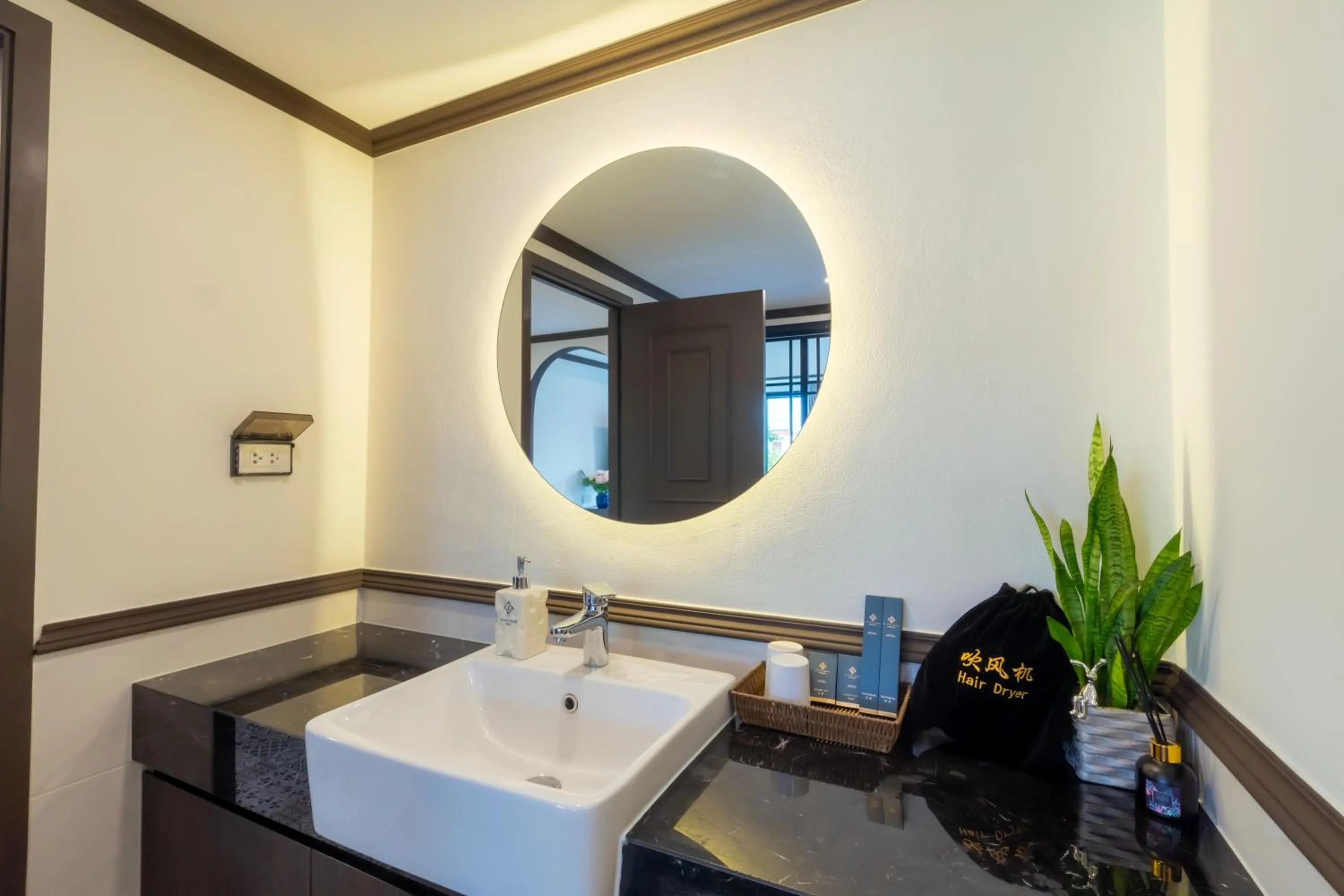 Bathroom in Le ville lanna Chiang Mai Gate Old Town Hotel
