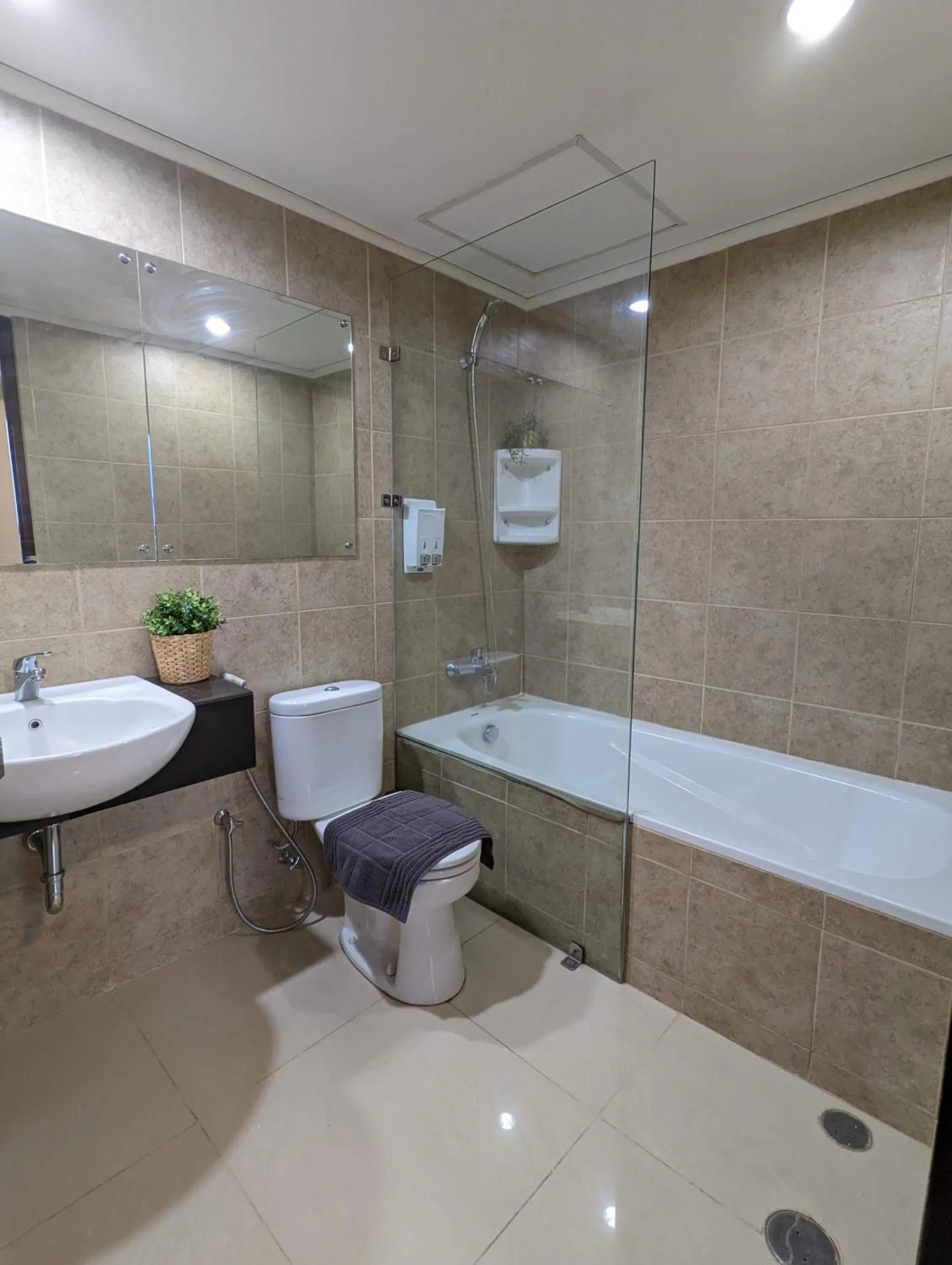 Two-Bedroom Apartment in Cottonwood Apartment at Marbella Suites Dago