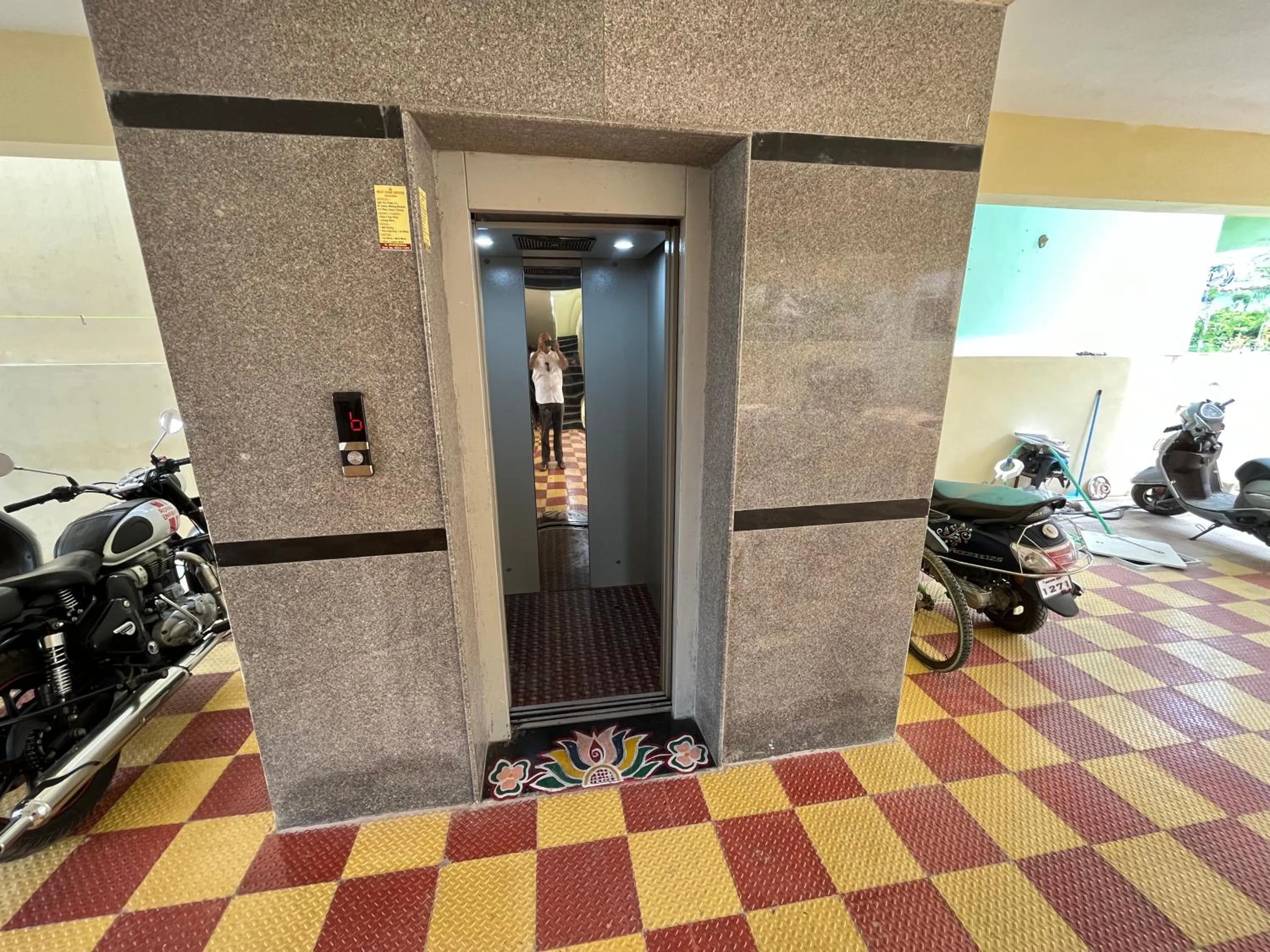 elevator in Aditya Homestay