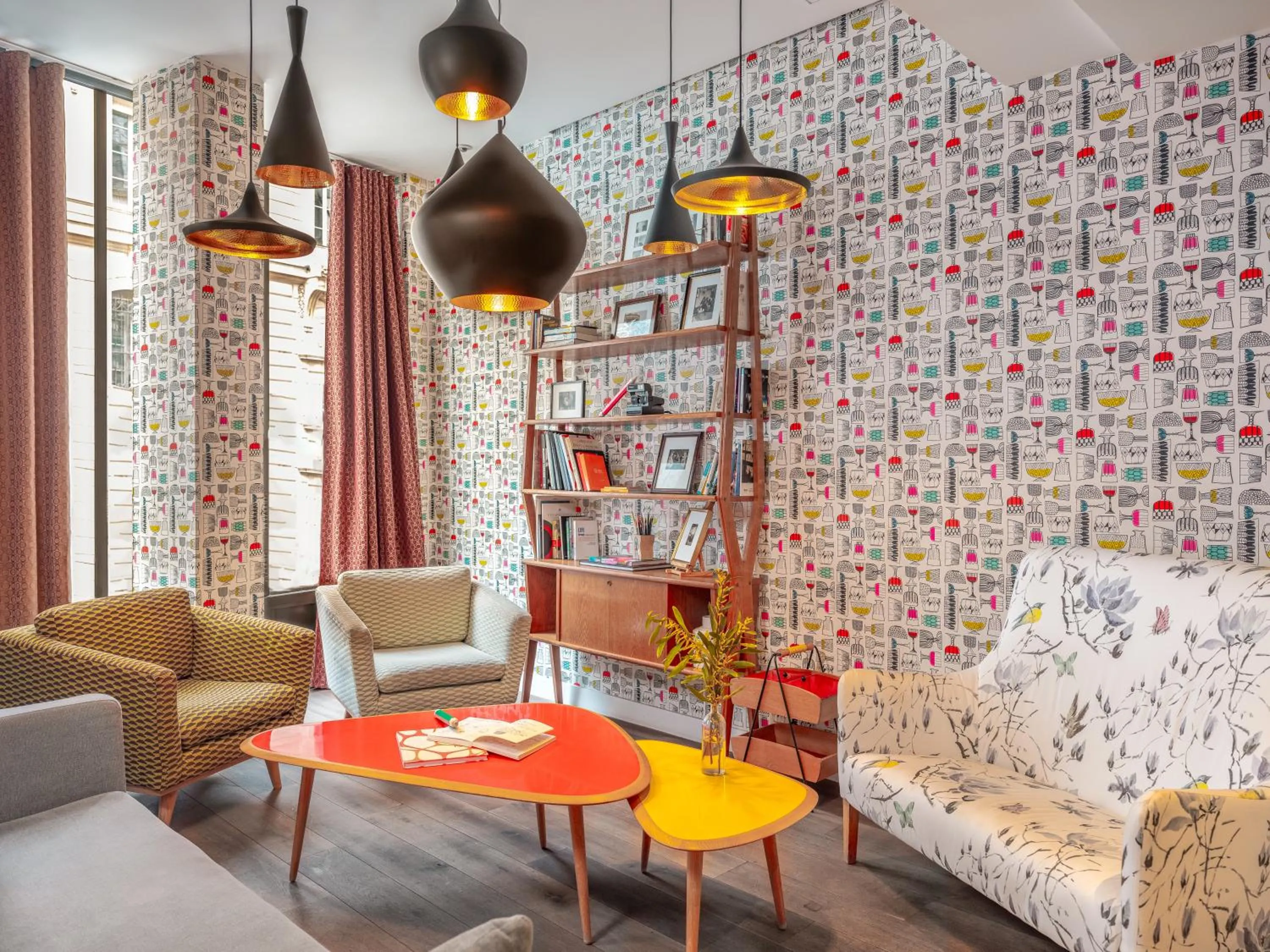 Lobby or reception in Hôtel Crayon Rouge - Louvre Palais Royal