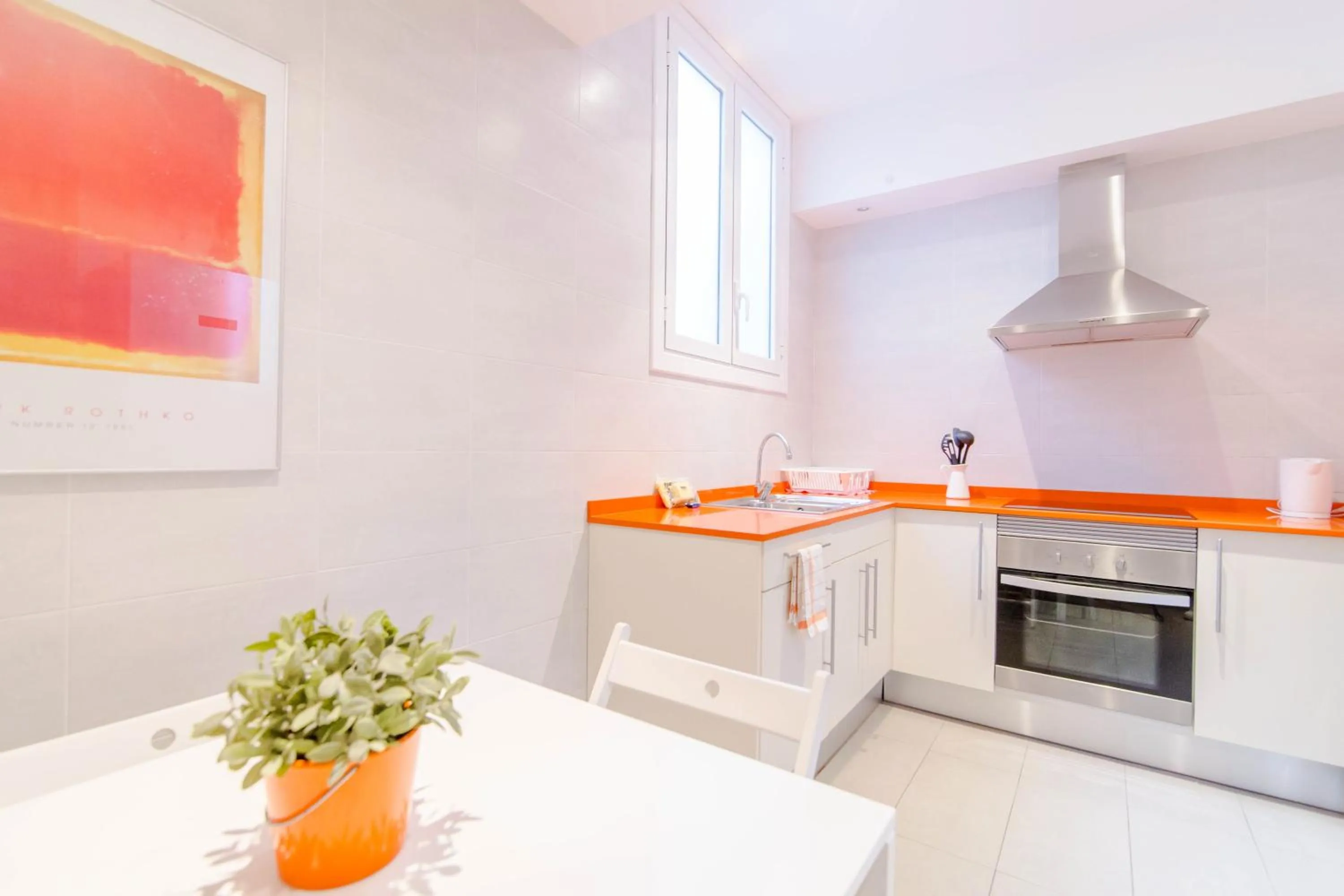 Day in Pelayo Deluxe Apartments