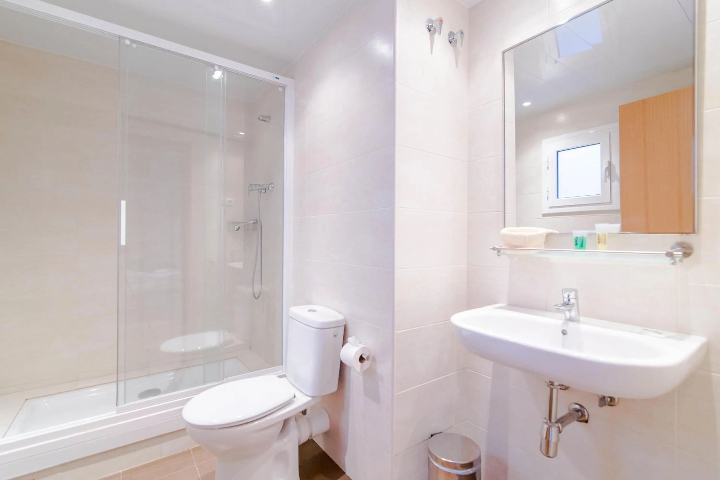 Bathroom in Pelayo Deluxe Apartments