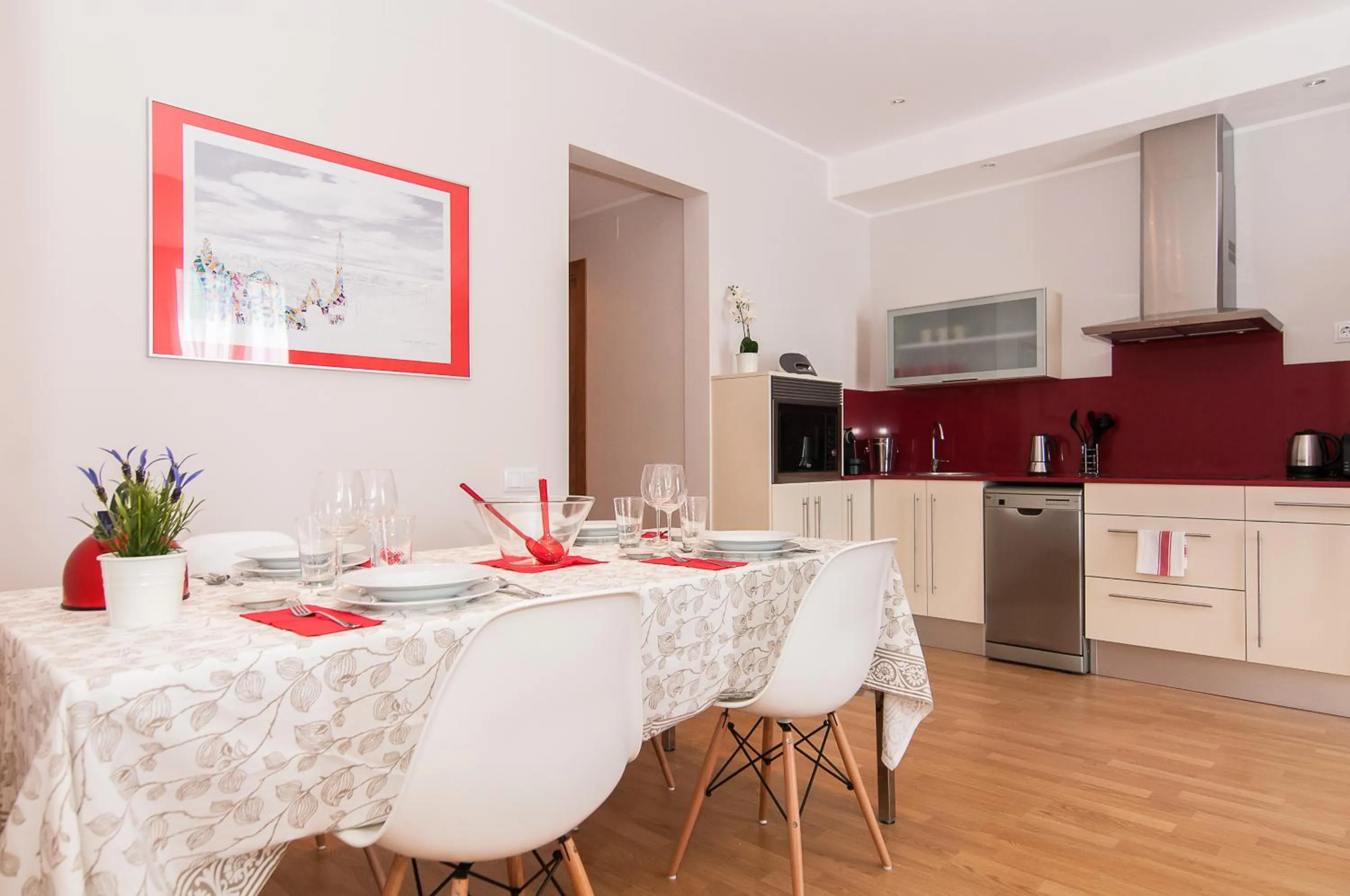 Dining area in Pelayo Deluxe Apartments