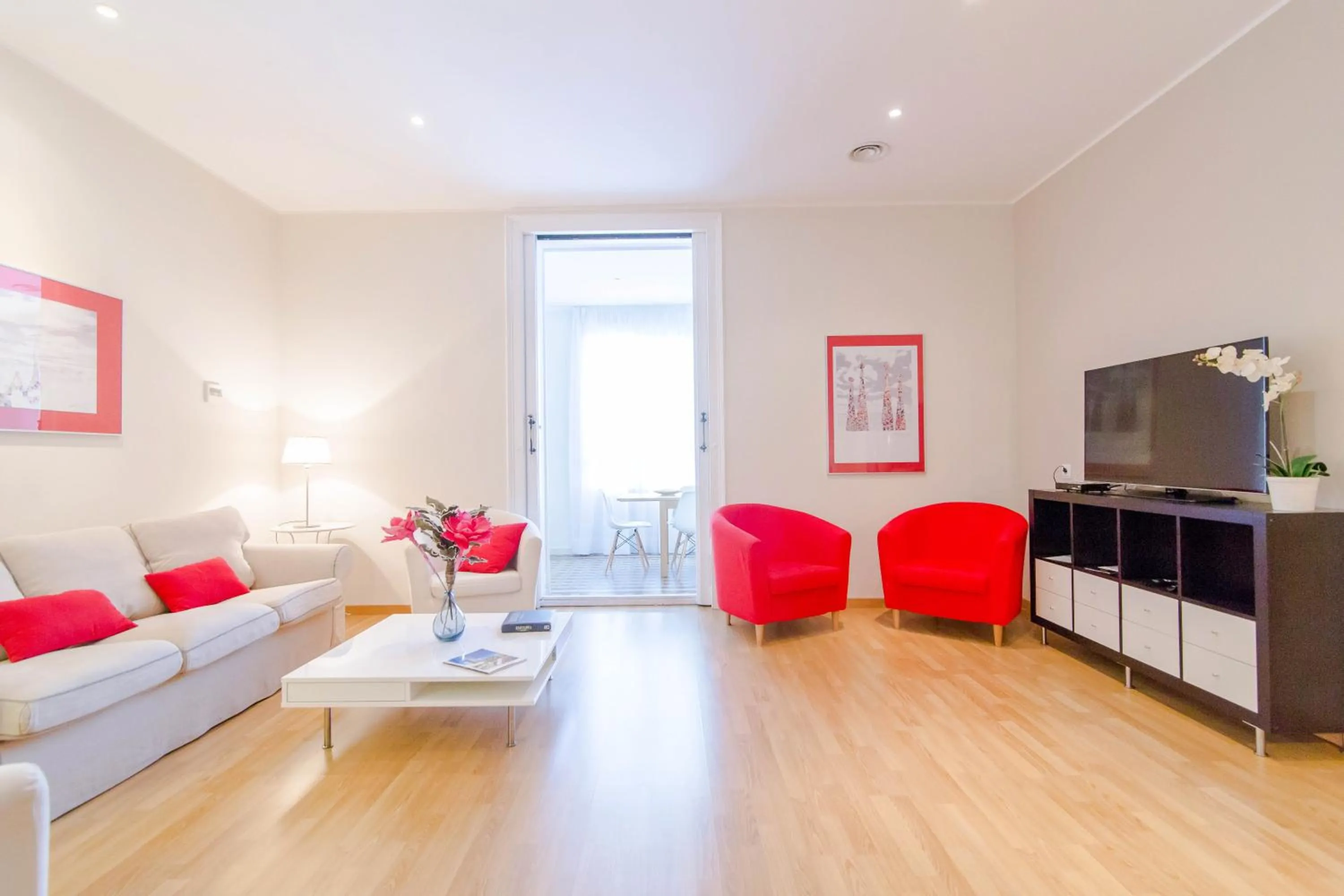 Day in Pelayo Deluxe Apartments