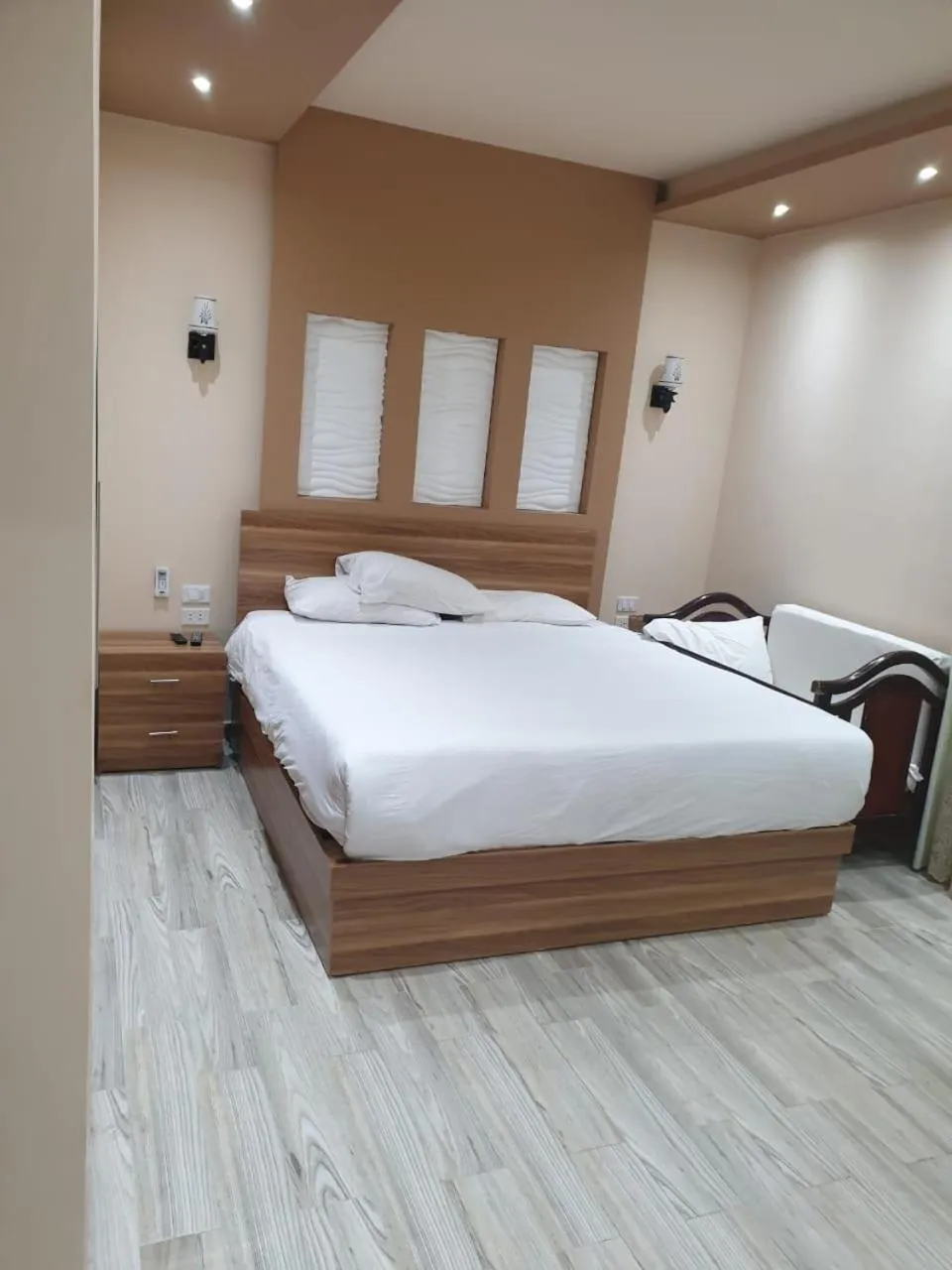 Mirage bay hotel and aqua park