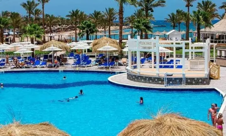 Mirage bay hotel and aqua park