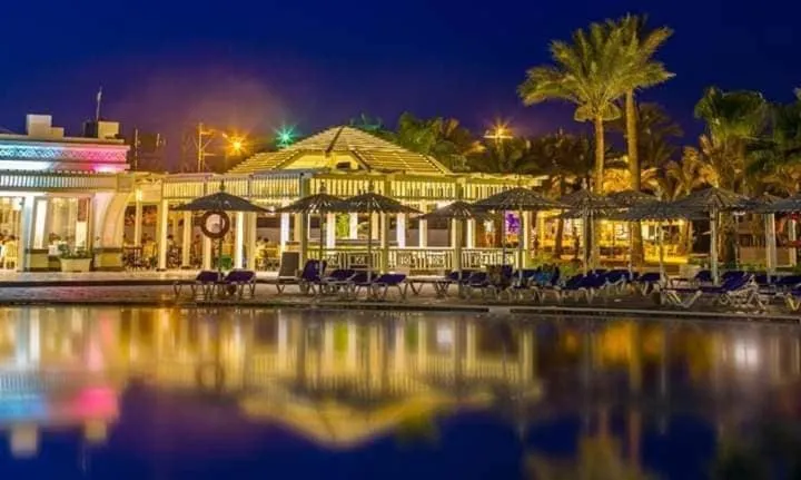 Mirage bay hotel and aqua park