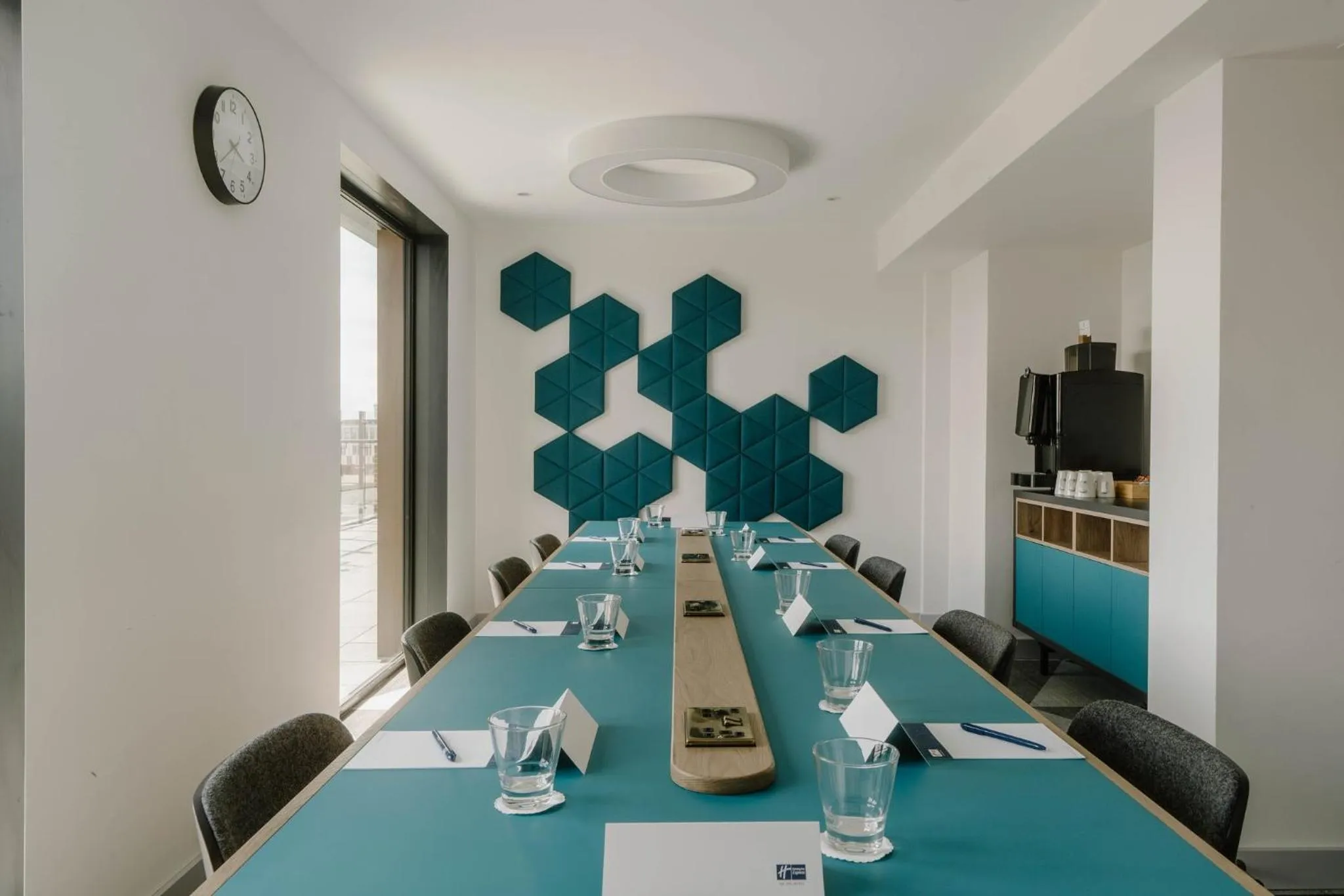 Meeting/conference room in Holiday Inn Express Liverpool - Central by IHG