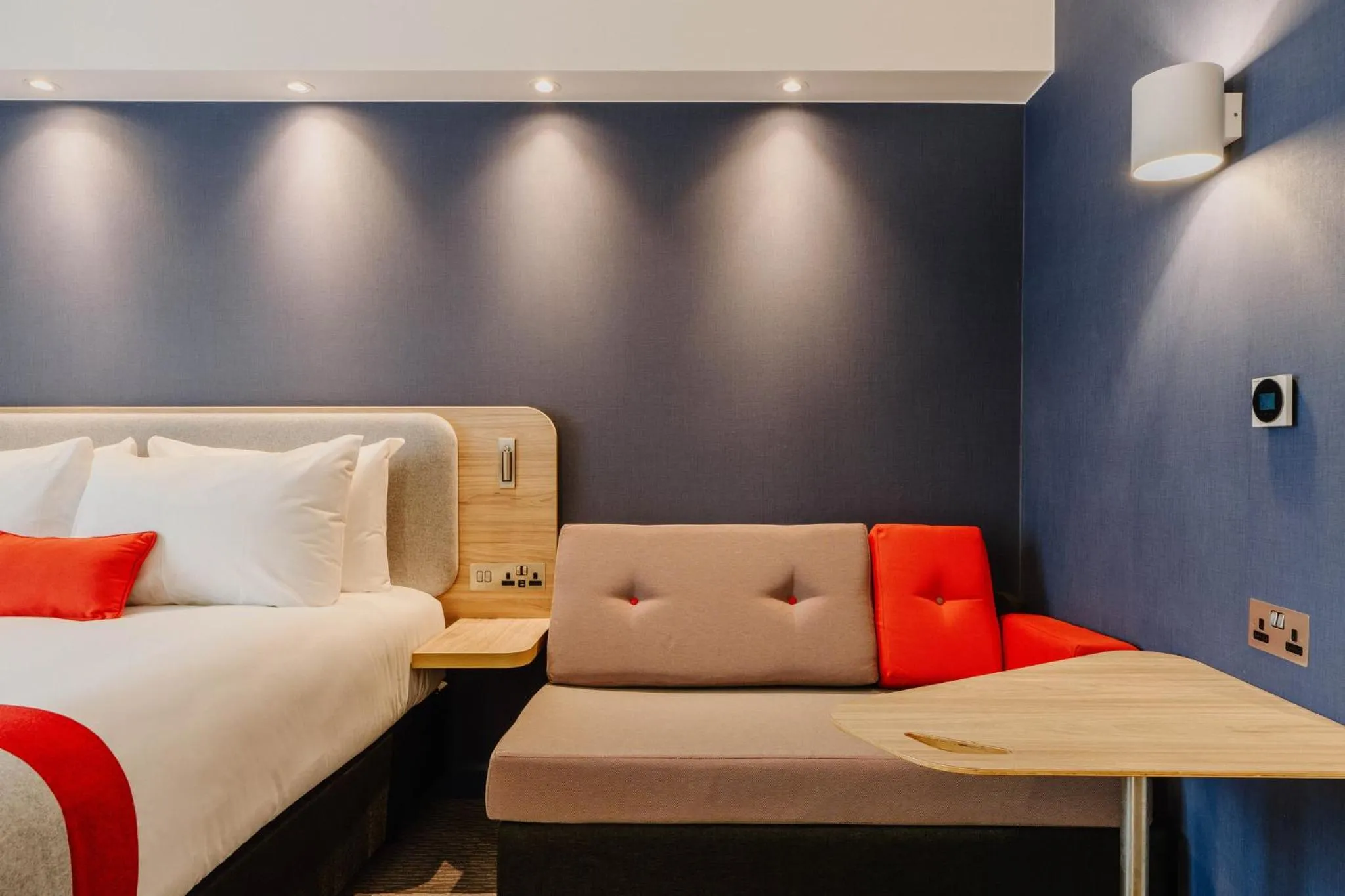 Photo of the whole room, Bed in Holiday Inn Express Liverpool - Central by IHG