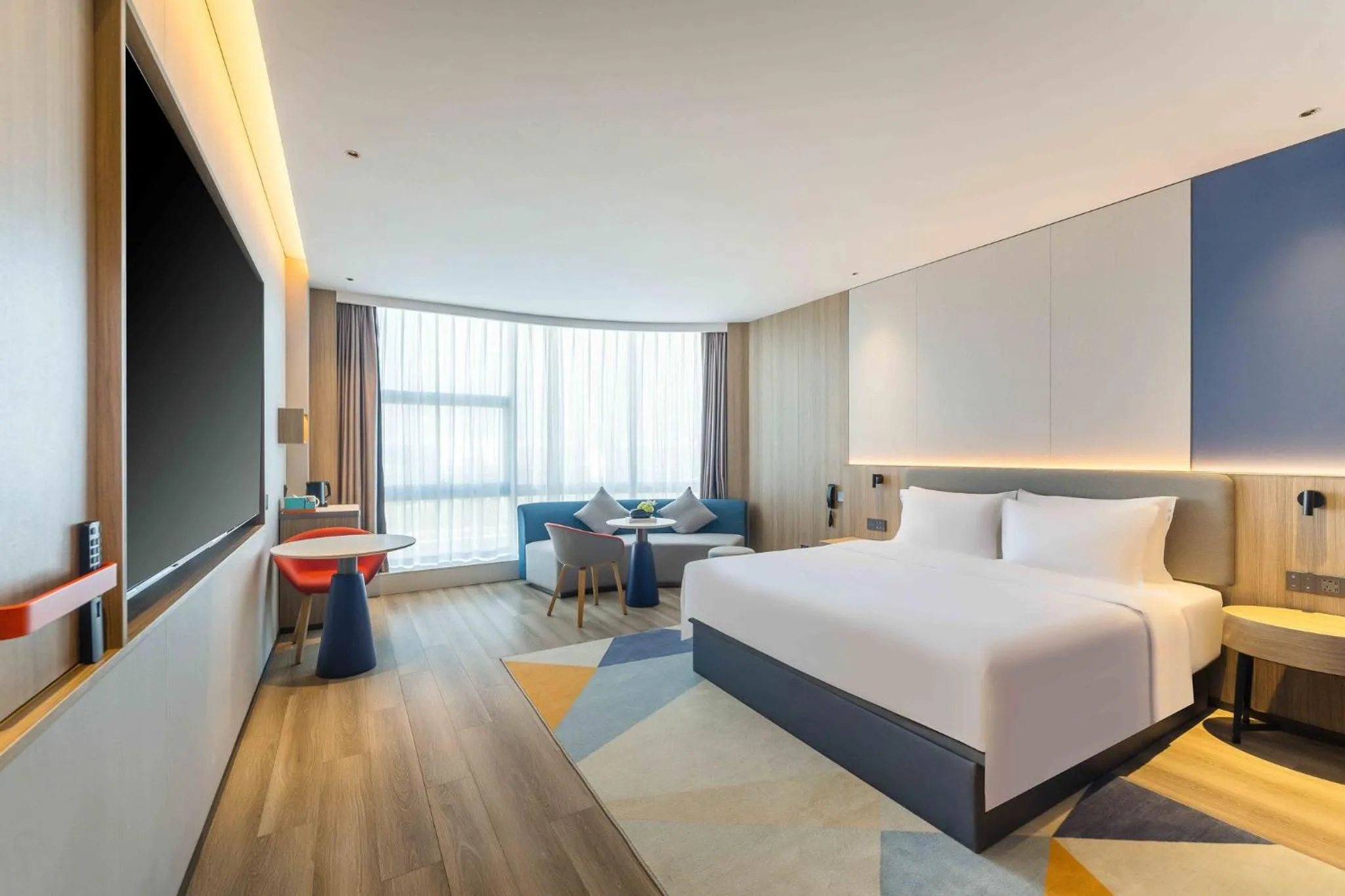 Photo of the whole room, Bed in Holiday Inn Express Hangzhou Airport by IHG