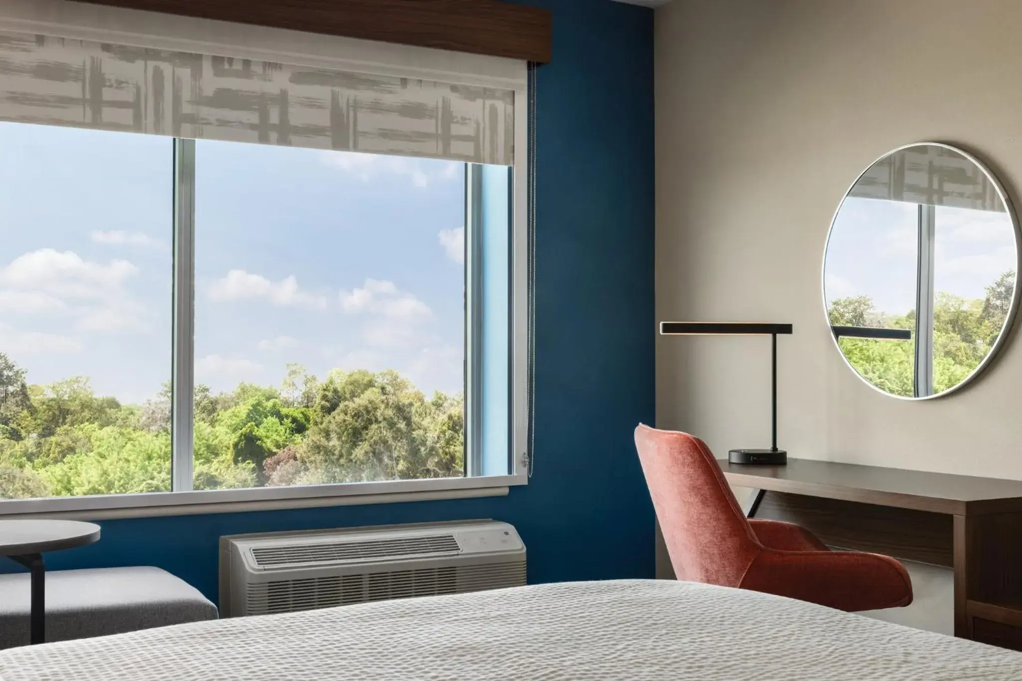 Standard King Room with Mobility Accessible Tub in Holiday Inn Express Cape Canaveral by IHG Standard King Room with Mobility Accessible Tub in Holiday Inn Express Cape Canaveral by IHG