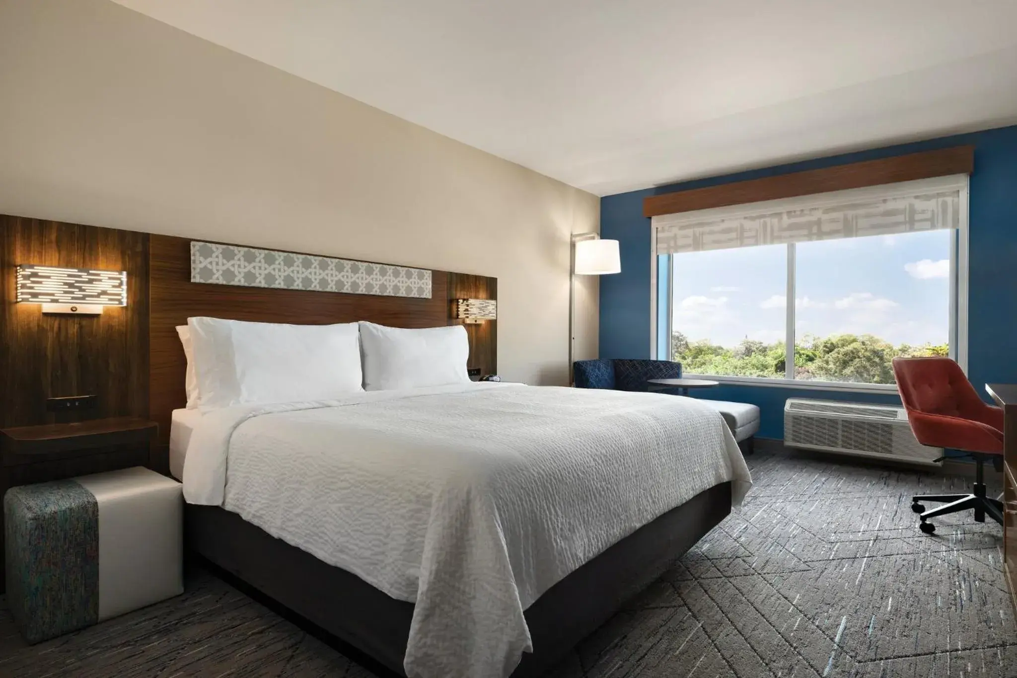 Standard King Room in Holiday Inn Express Cape Canaveral by IHG Standard King Room in Holiday Inn Express Cape Canaveral by IHG