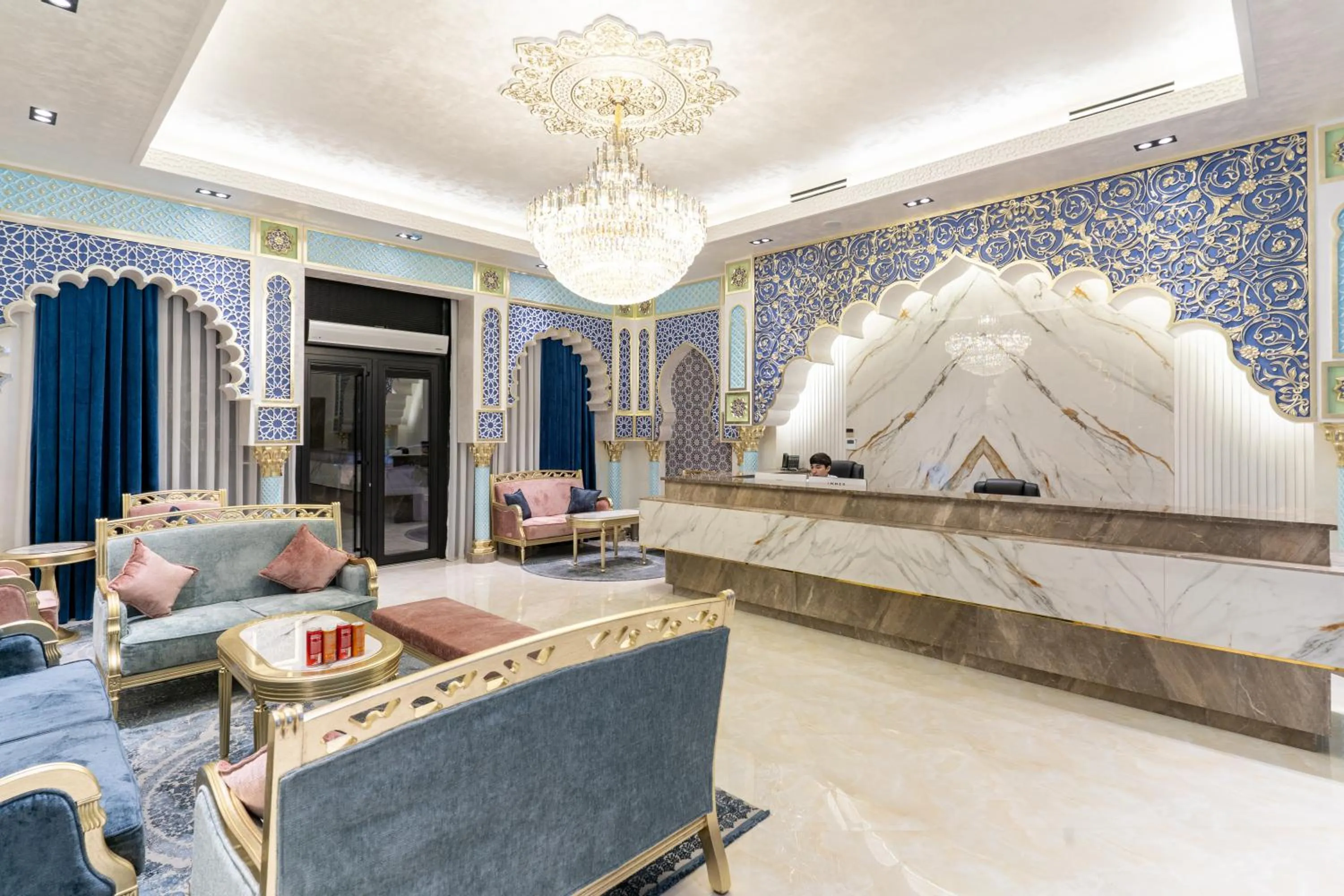 Lobby or reception in MIRZO HOTEL