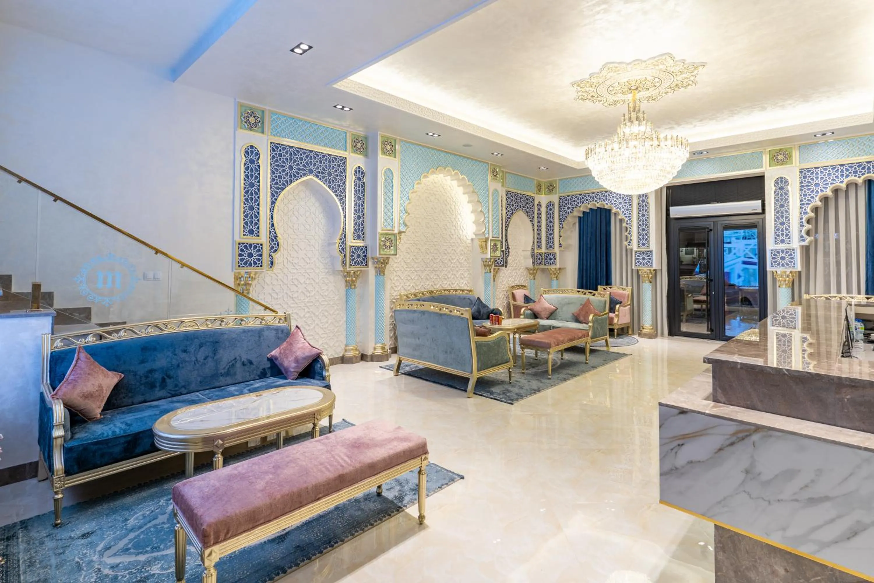 Lobby or reception in MIRZO HOTEL