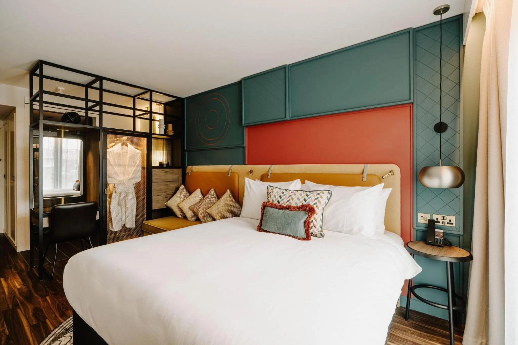 Photo of the whole room, Bed in The Halyard Liverpool, Vignette Collection by IHG