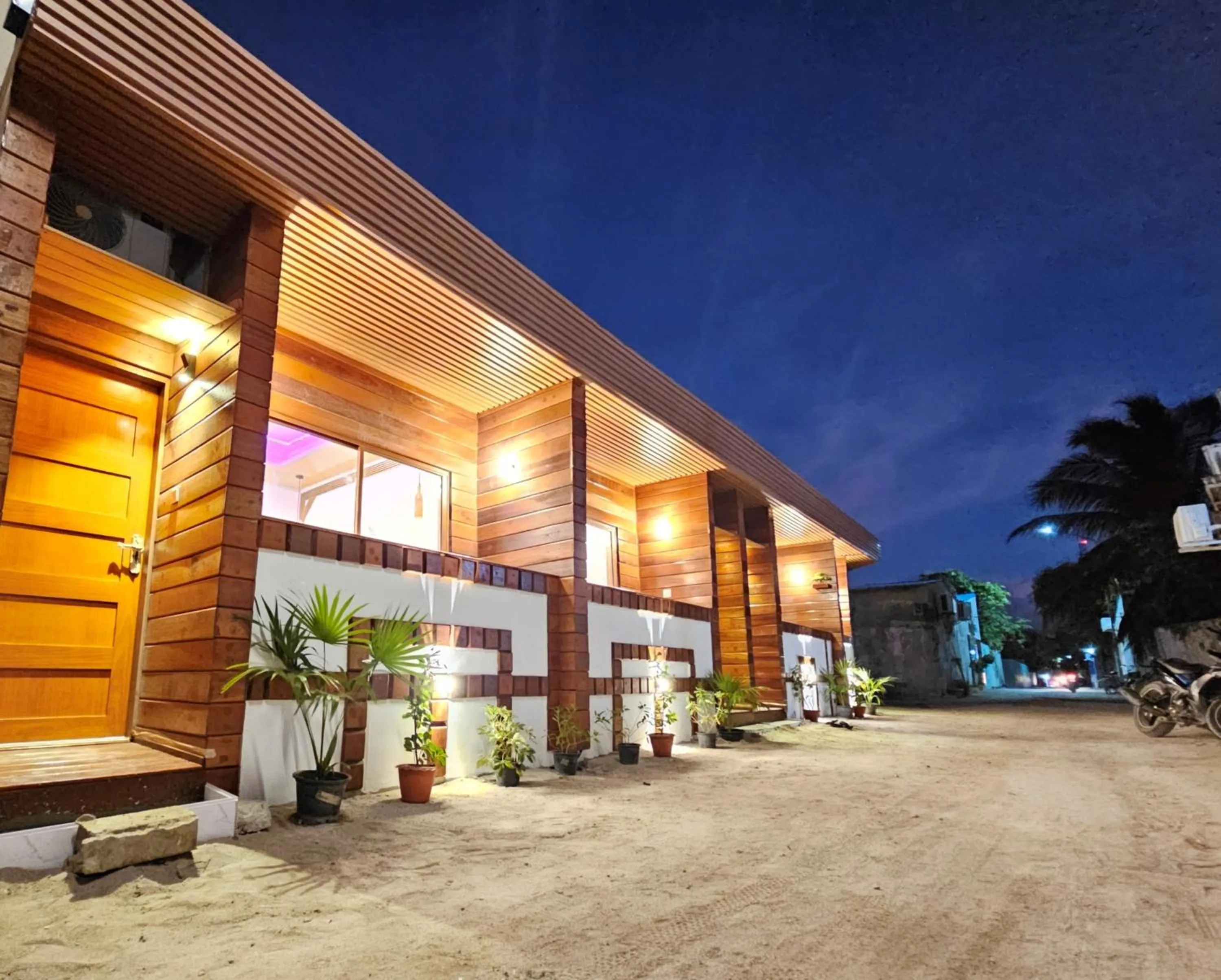Property building in Batuta Maldives Inn