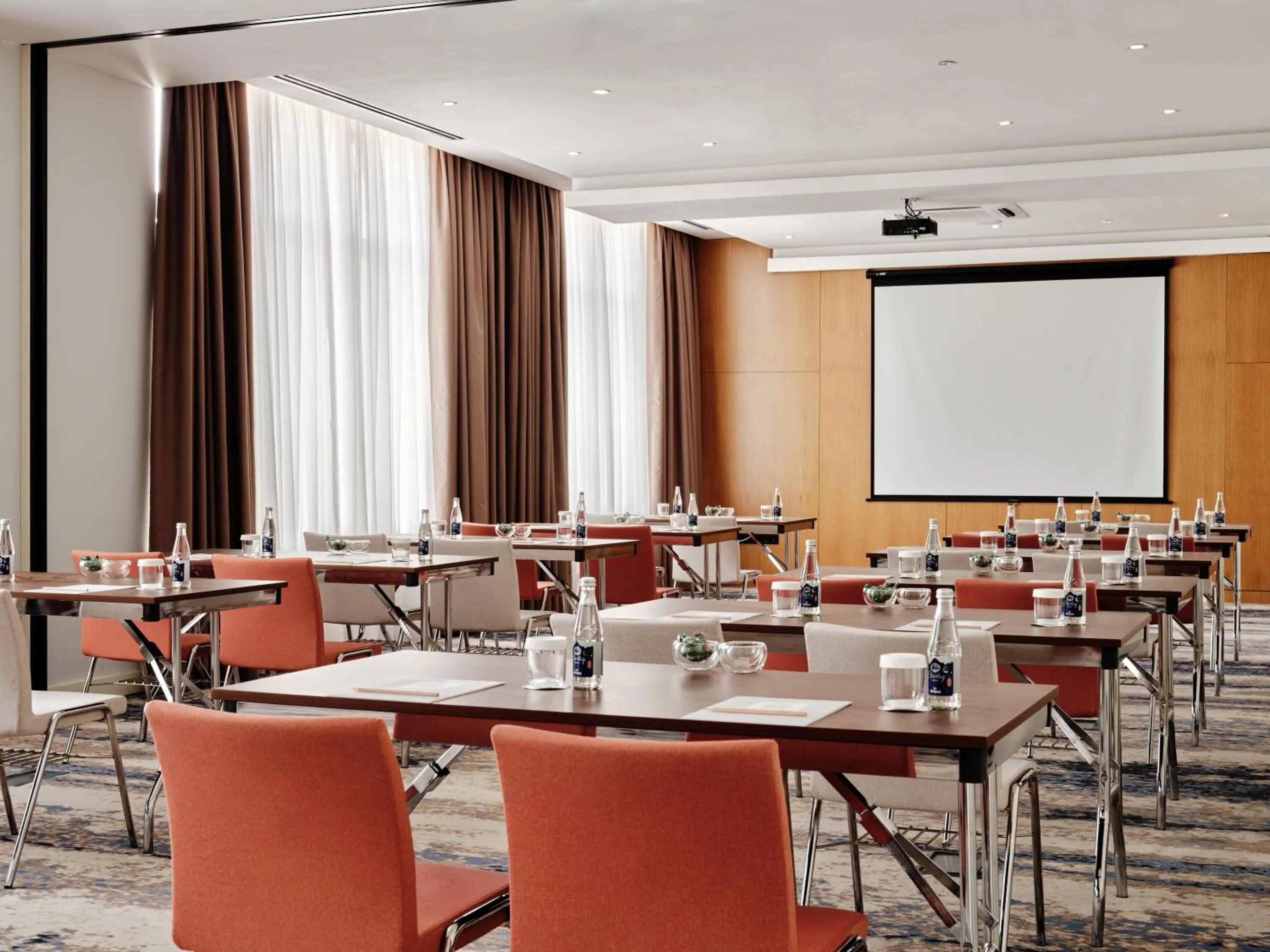 Meeting/conference room in Crowne Plaza Tashkent, an IHG Hotel