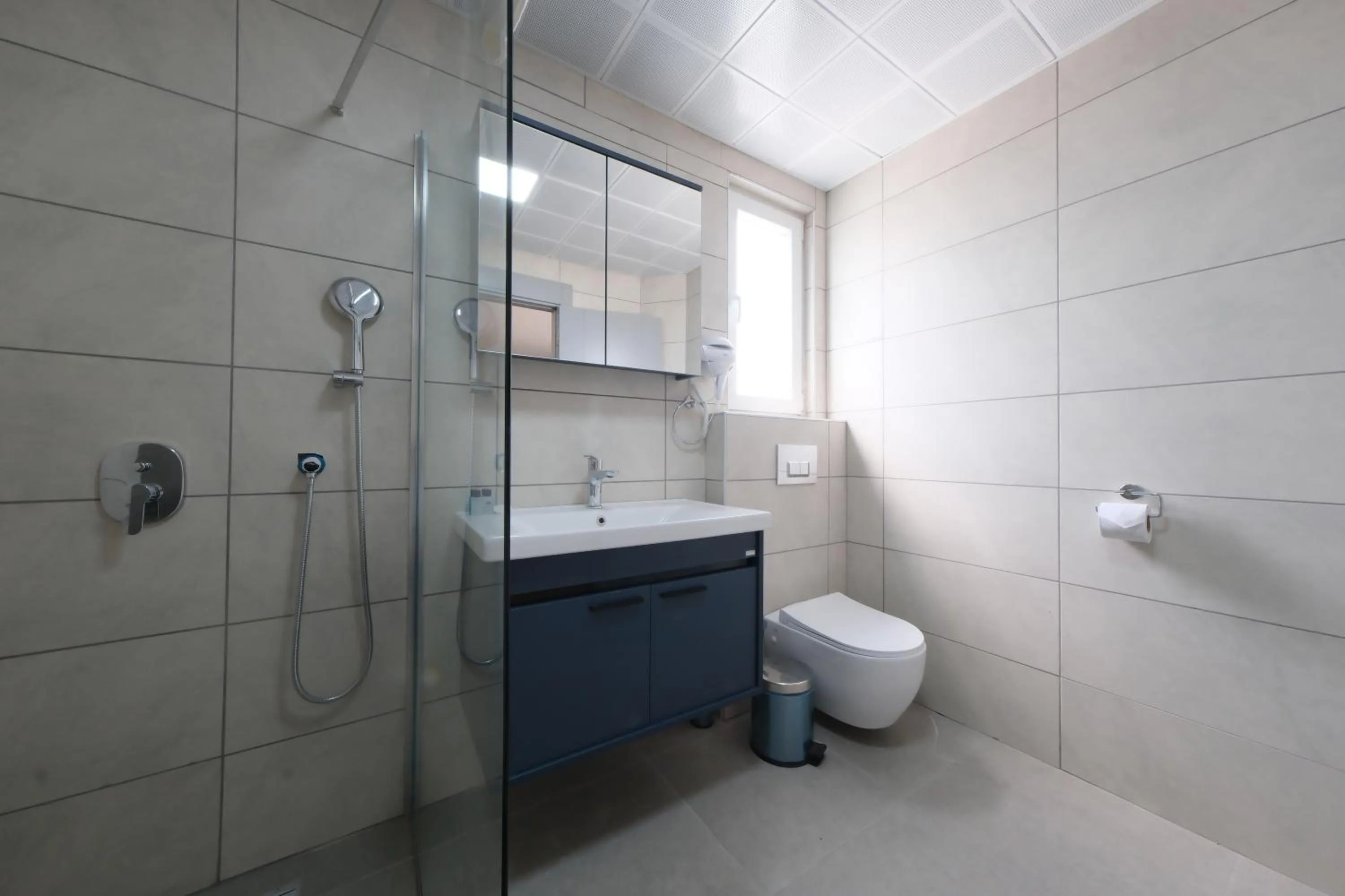 Shower in Premier Inn City Antalya