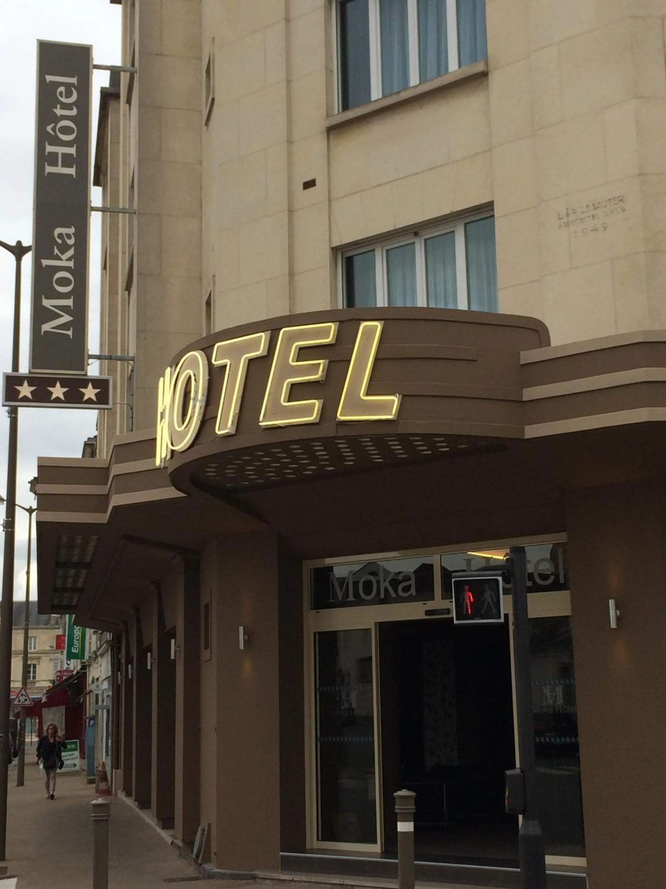 Facade/entrance in Moka Hotel