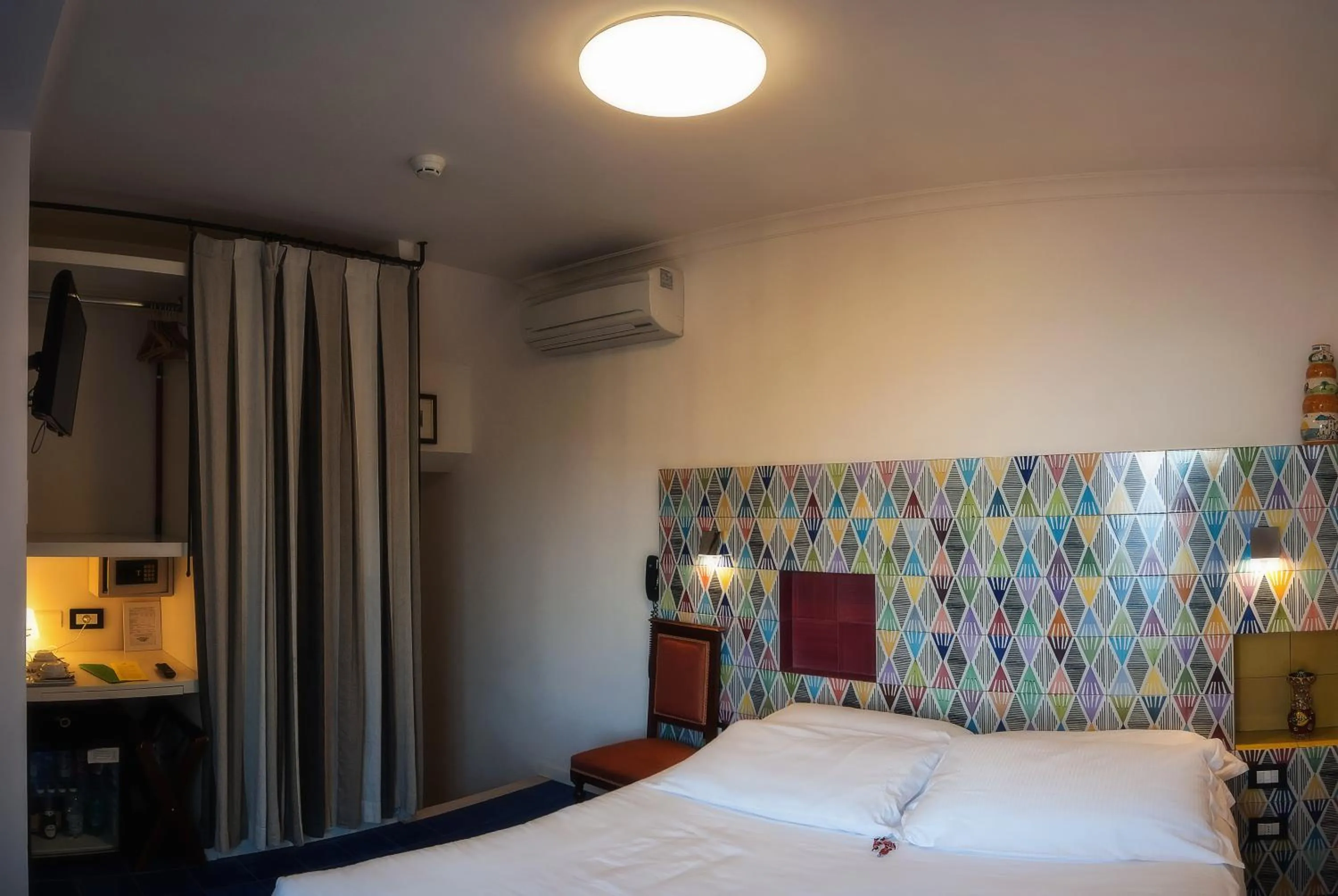 Photo of the whole room, Bed in La Moresca