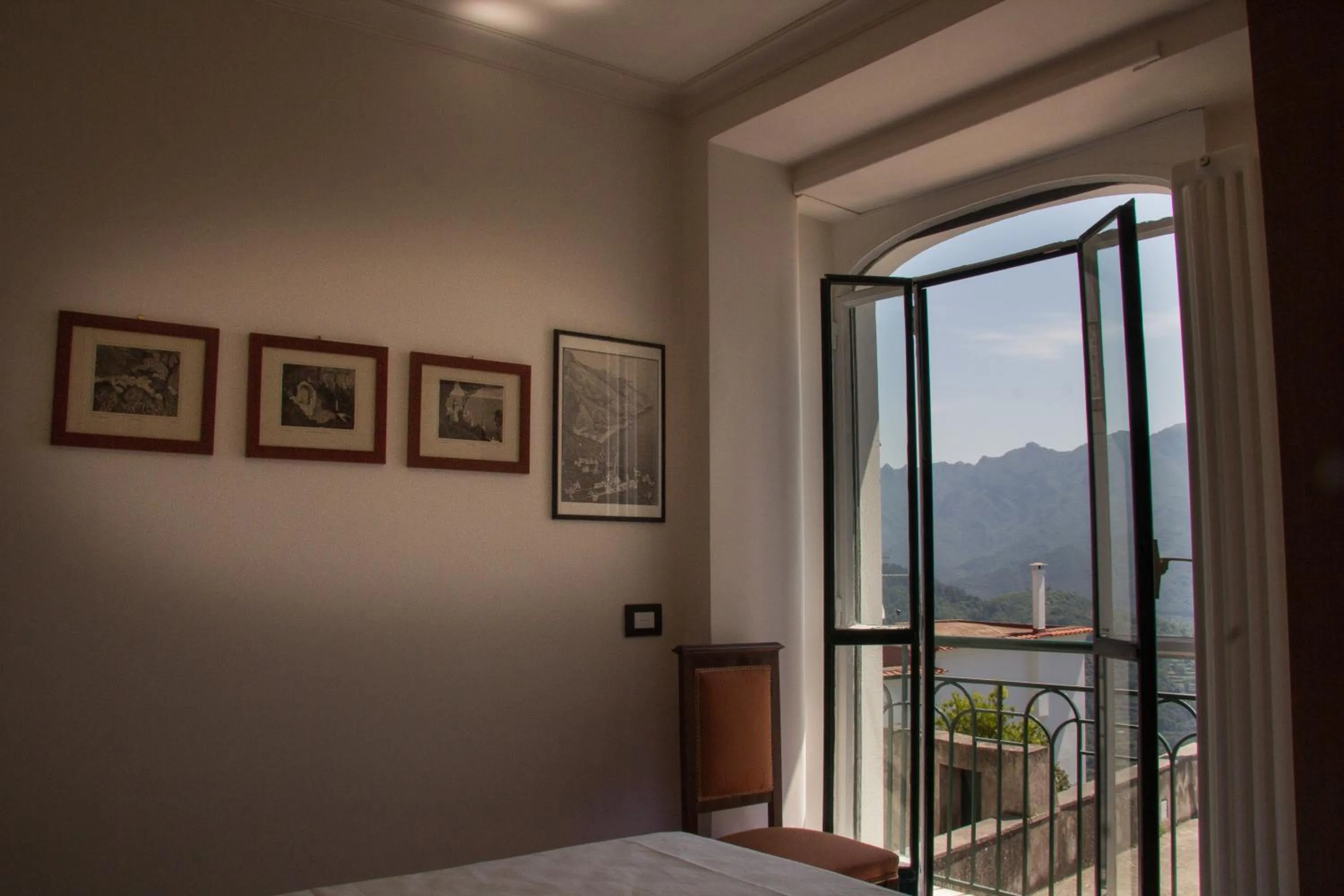 Day, Bed in La Moresca