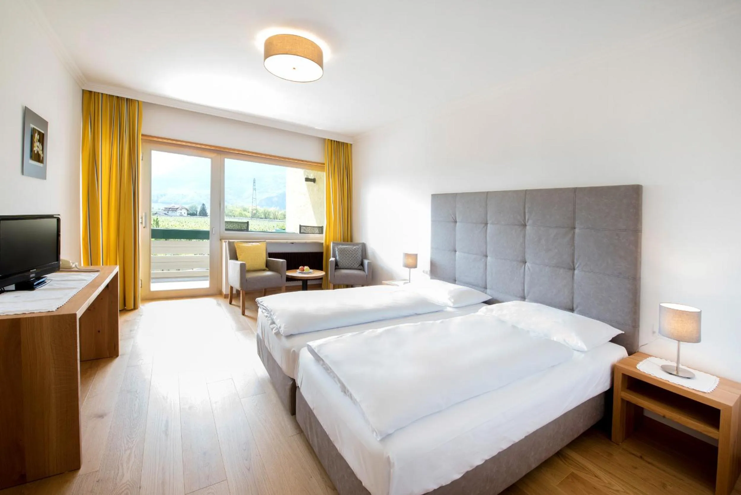 Photo of the whole room, Bed in Hotel Greifenstein