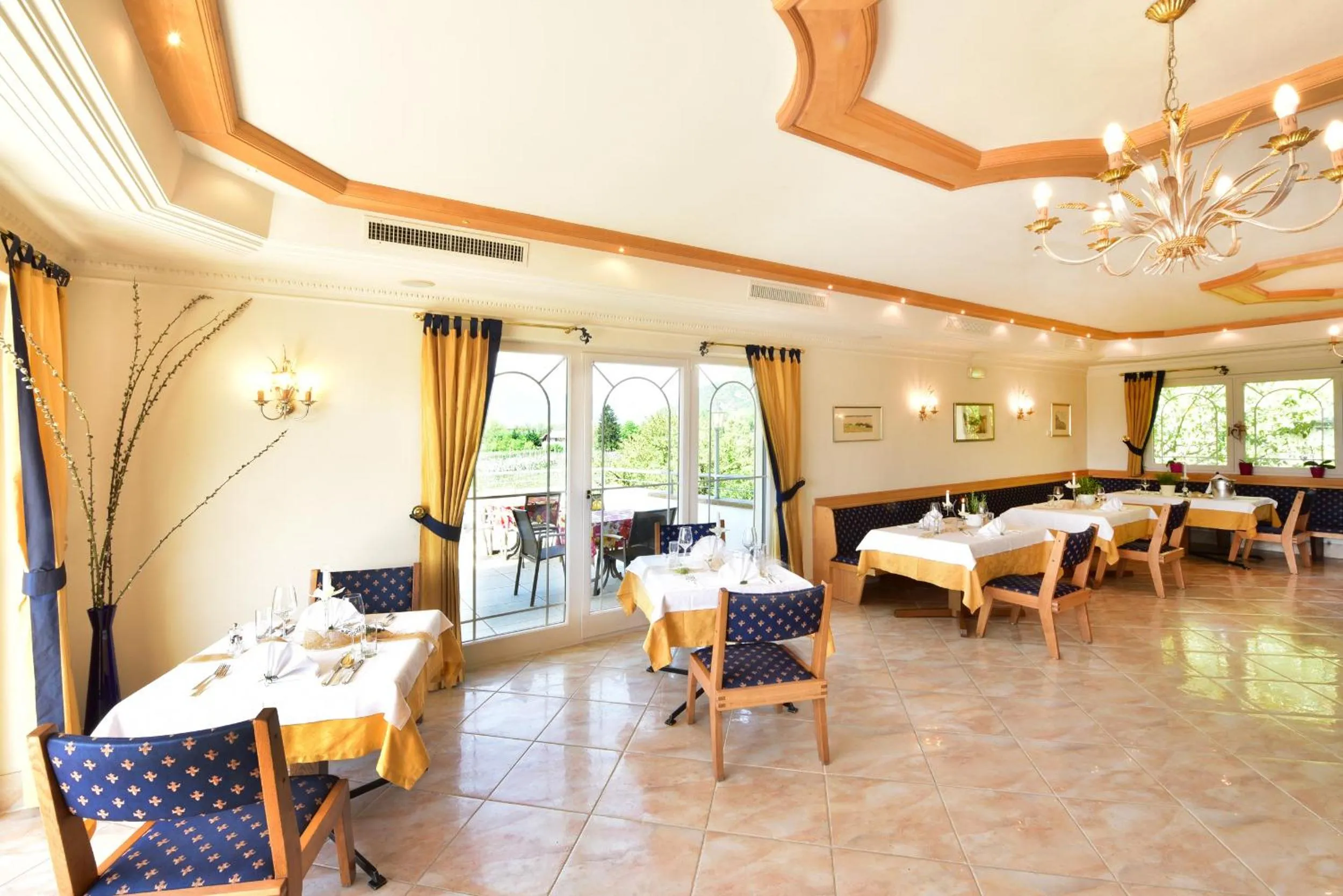 Restaurant/places to eat in Hotel Greifenstein