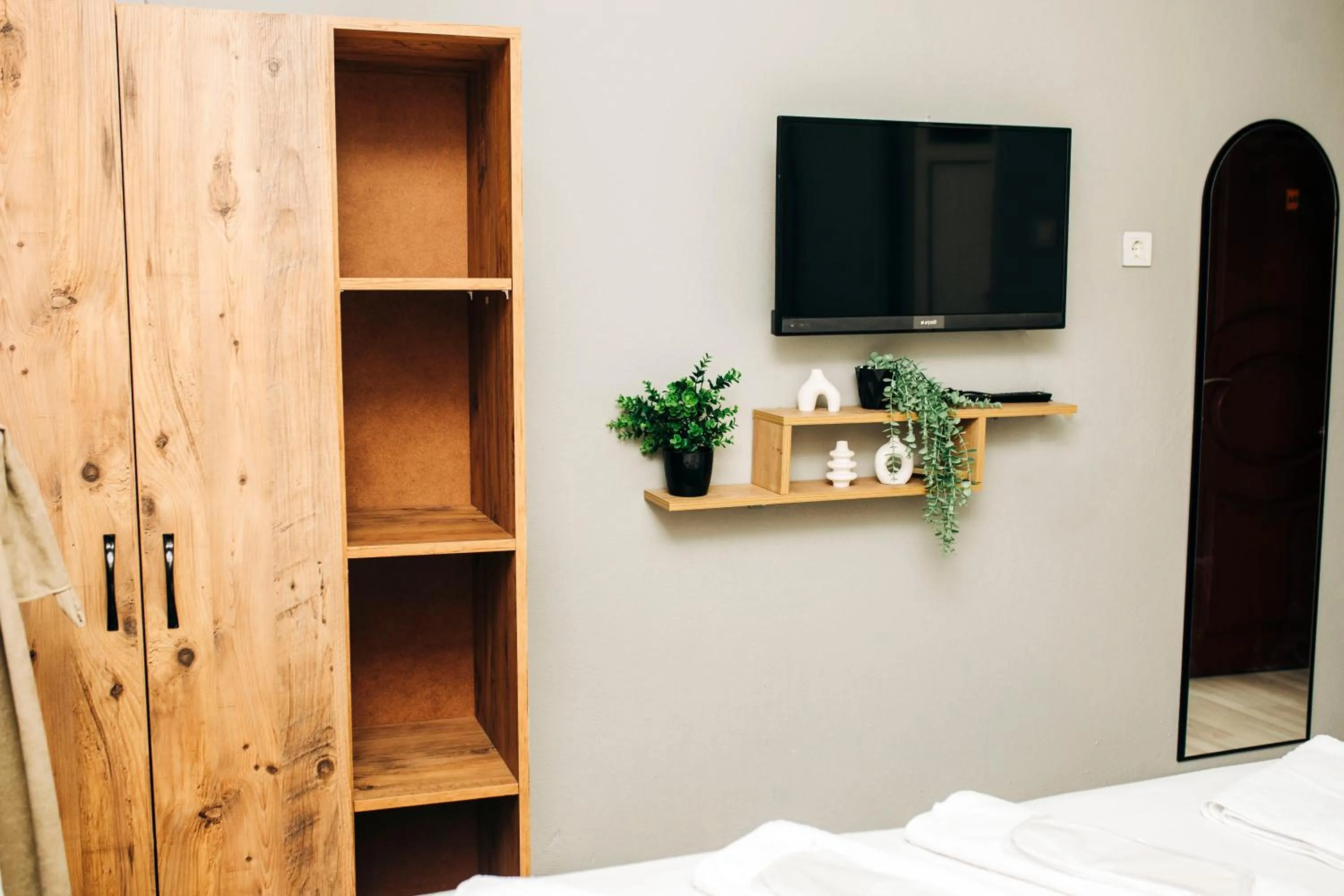 Photo of the whole room in Kaynarca Otel