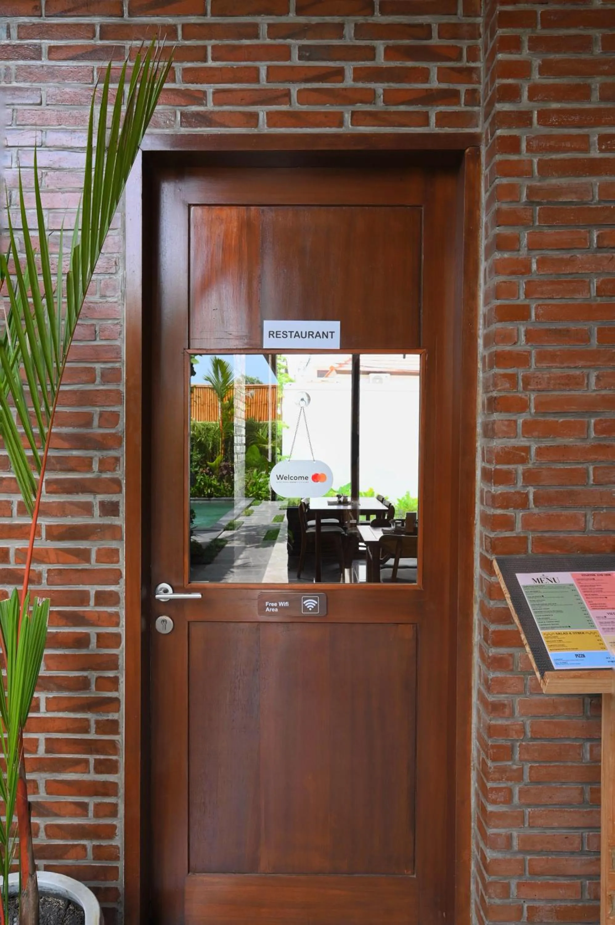 Restaurant/places to eat in Santera Village