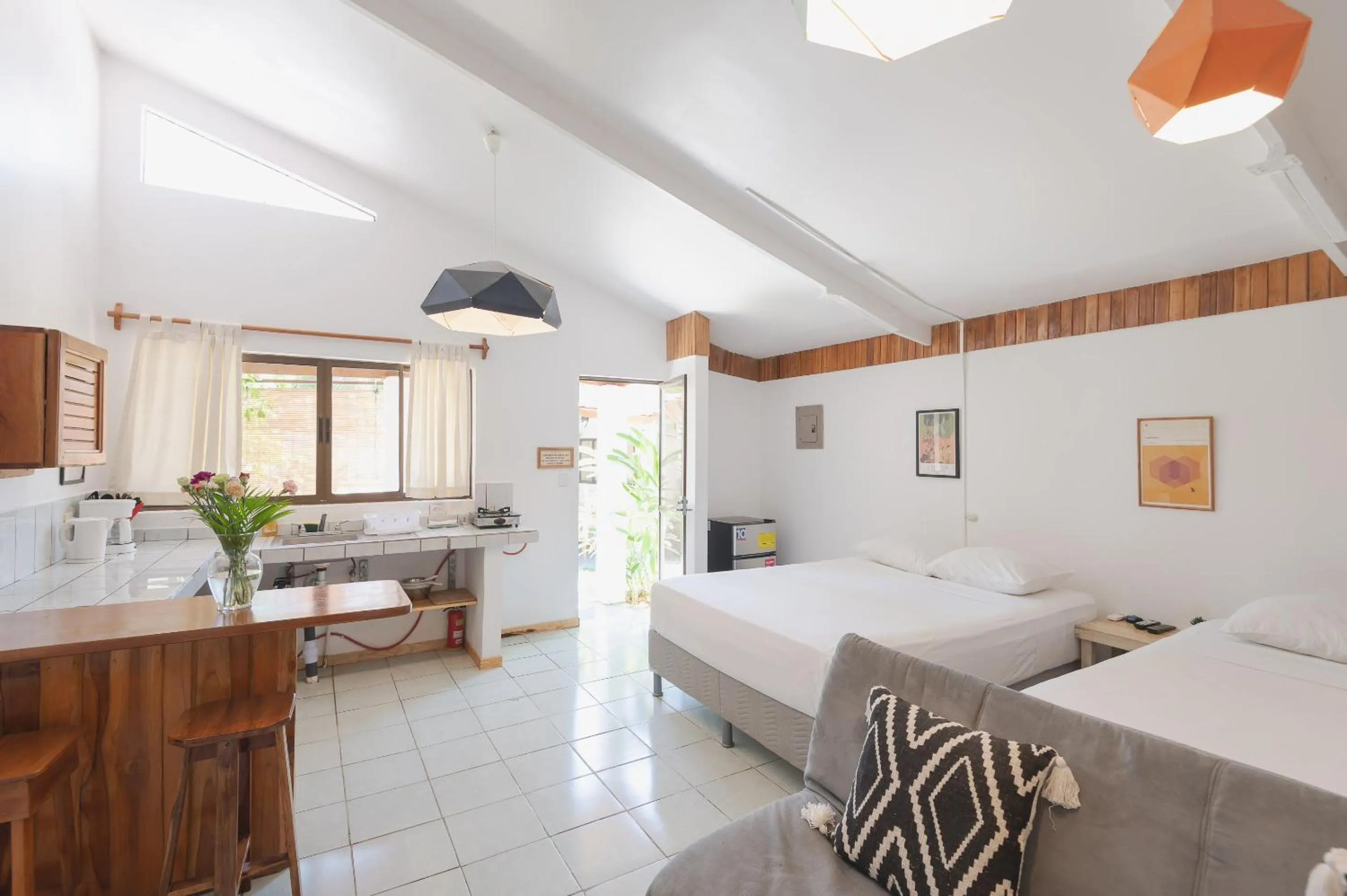 Kitchen or kitchenette, Bed in Maoritsio Garden Studios