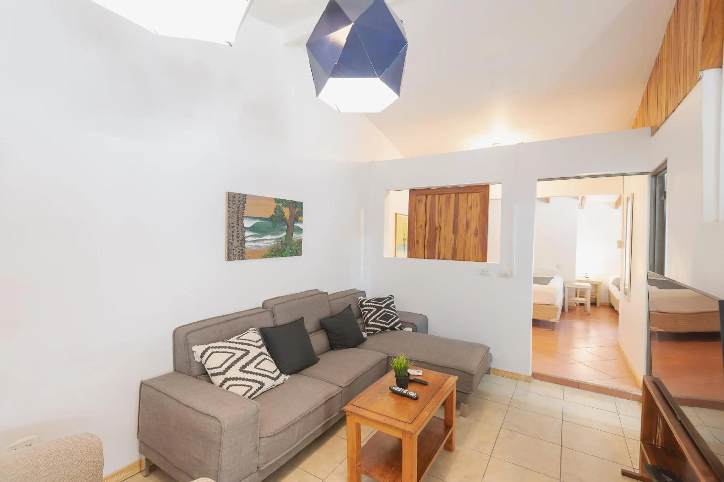 Living room, Bed in Maoritsio Garden Studios