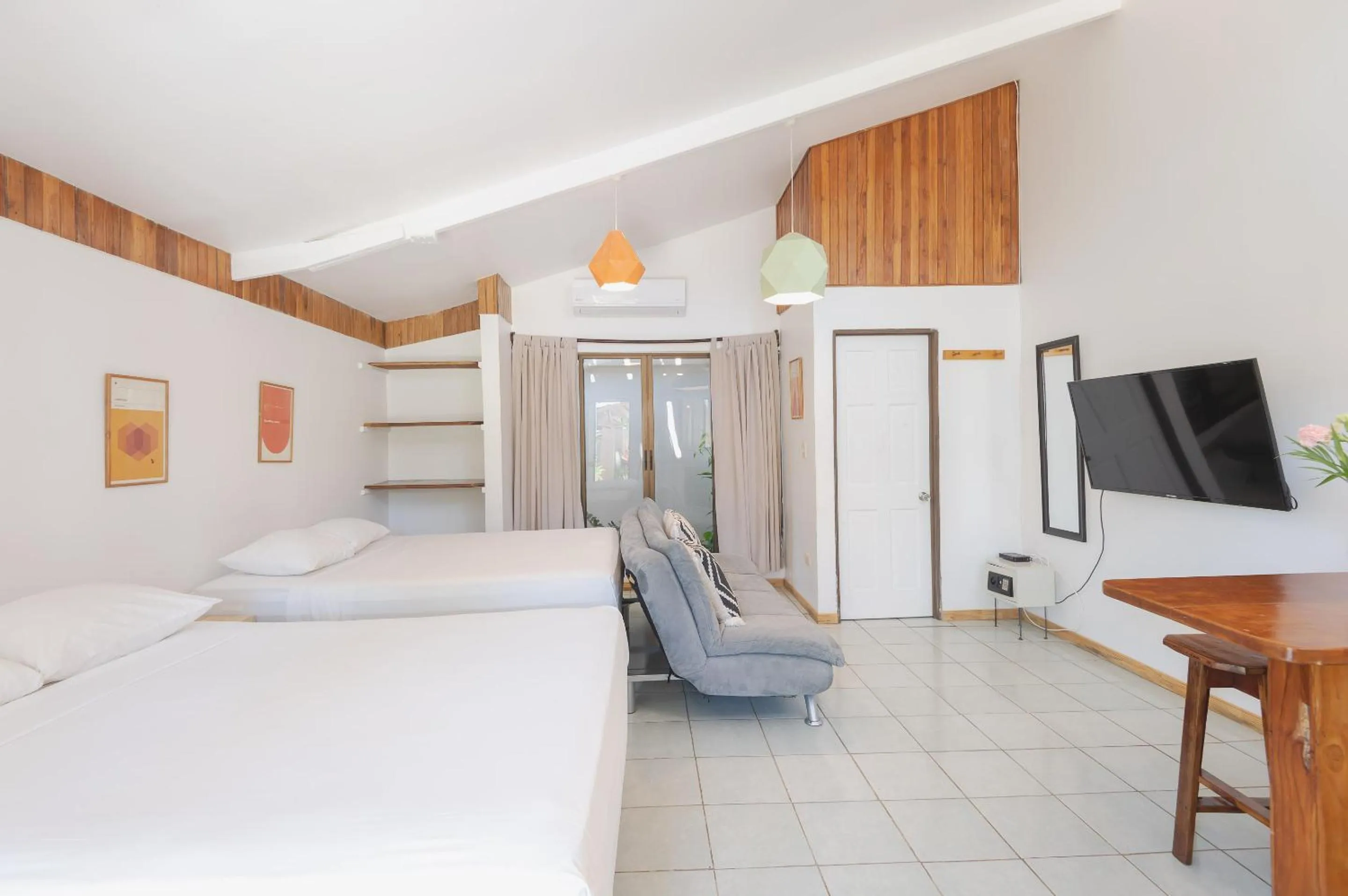 Bedroom, Bed in Maoritsio Garden Studios