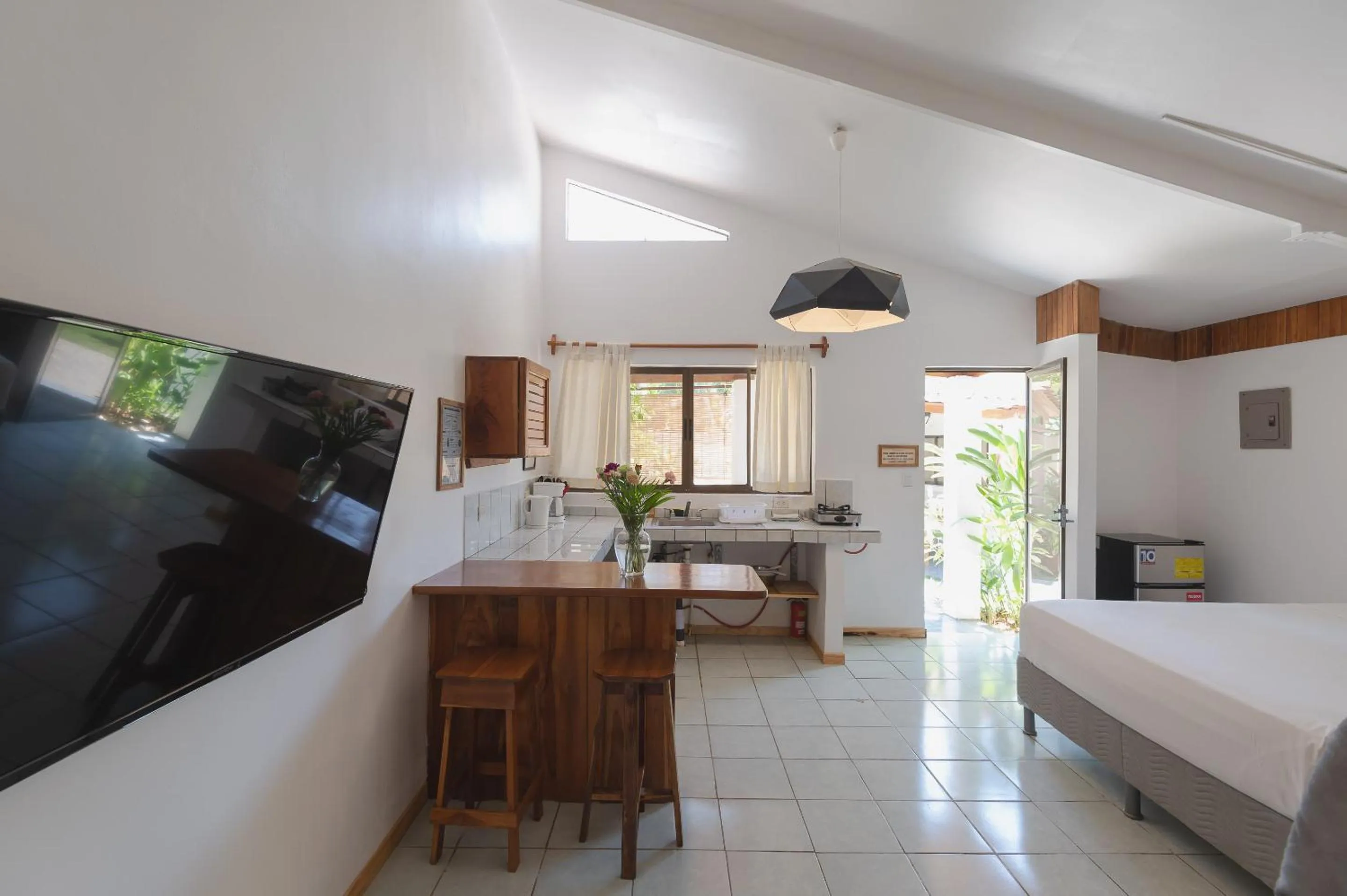 TV and multimedia, Bed in Maoritsio Garden Studios