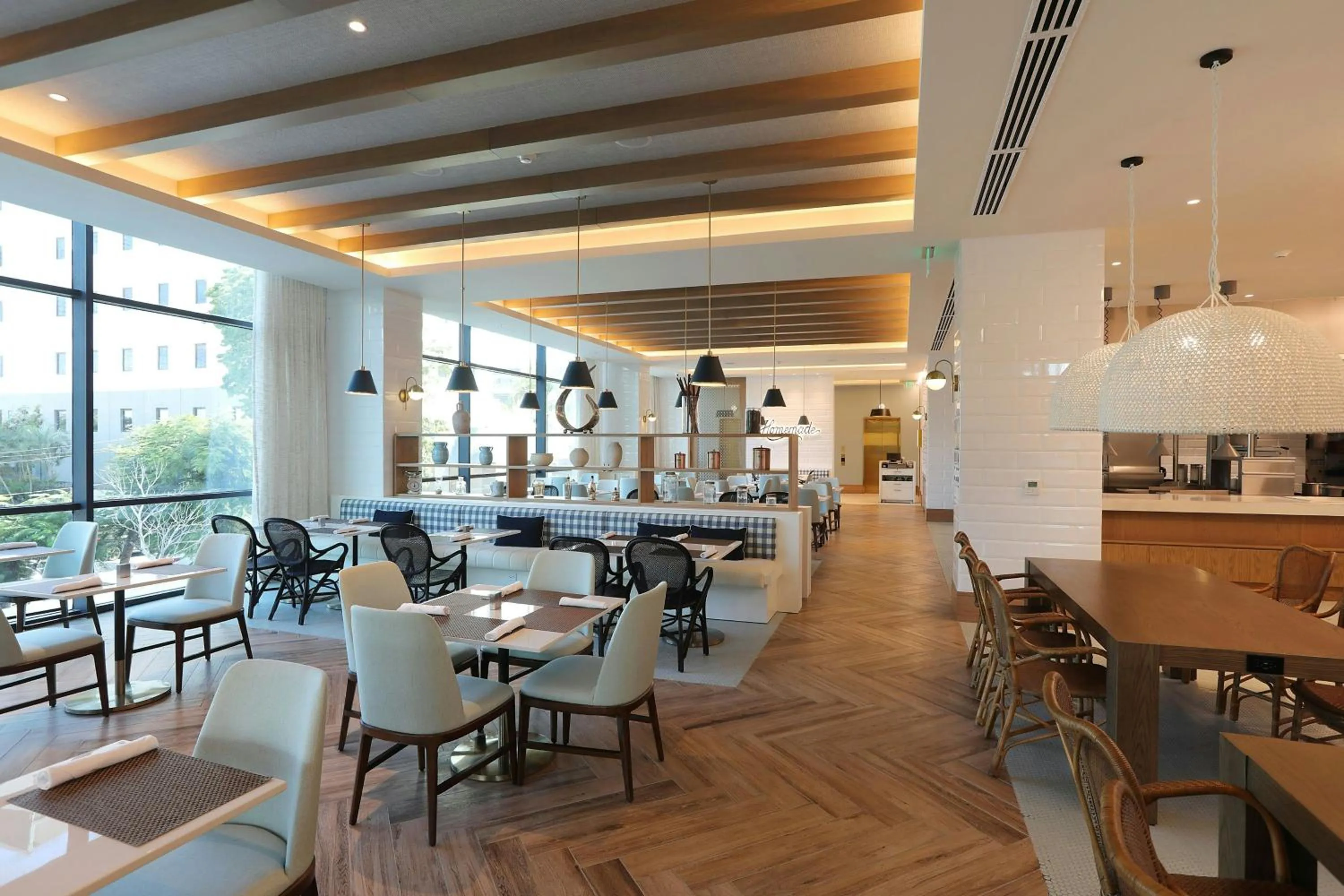 Lounge or bar in Courtyard by Marriott Santo Domingo Piantini