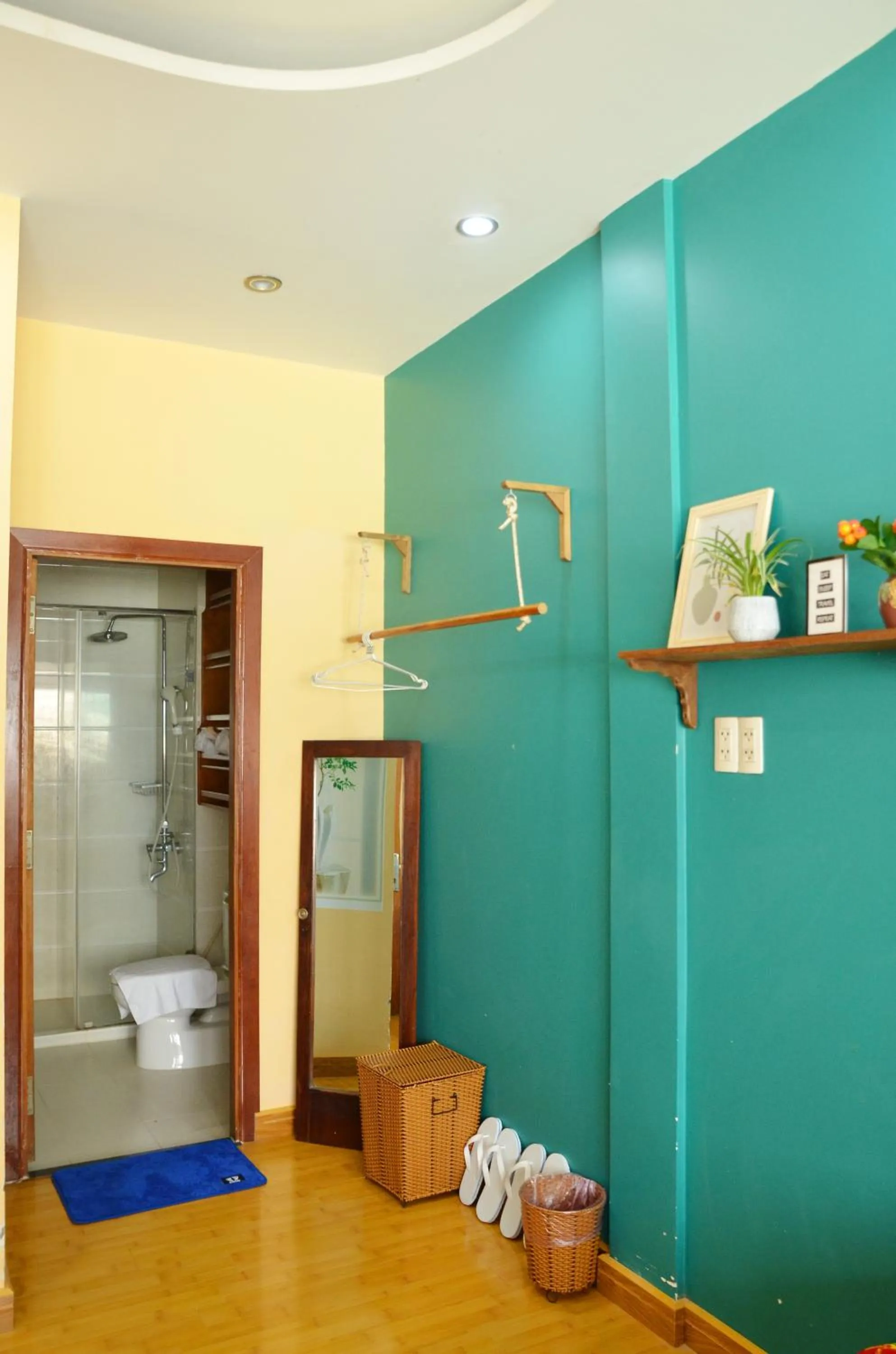 Shower in Northern Hostel - Bui Vien Walking Street