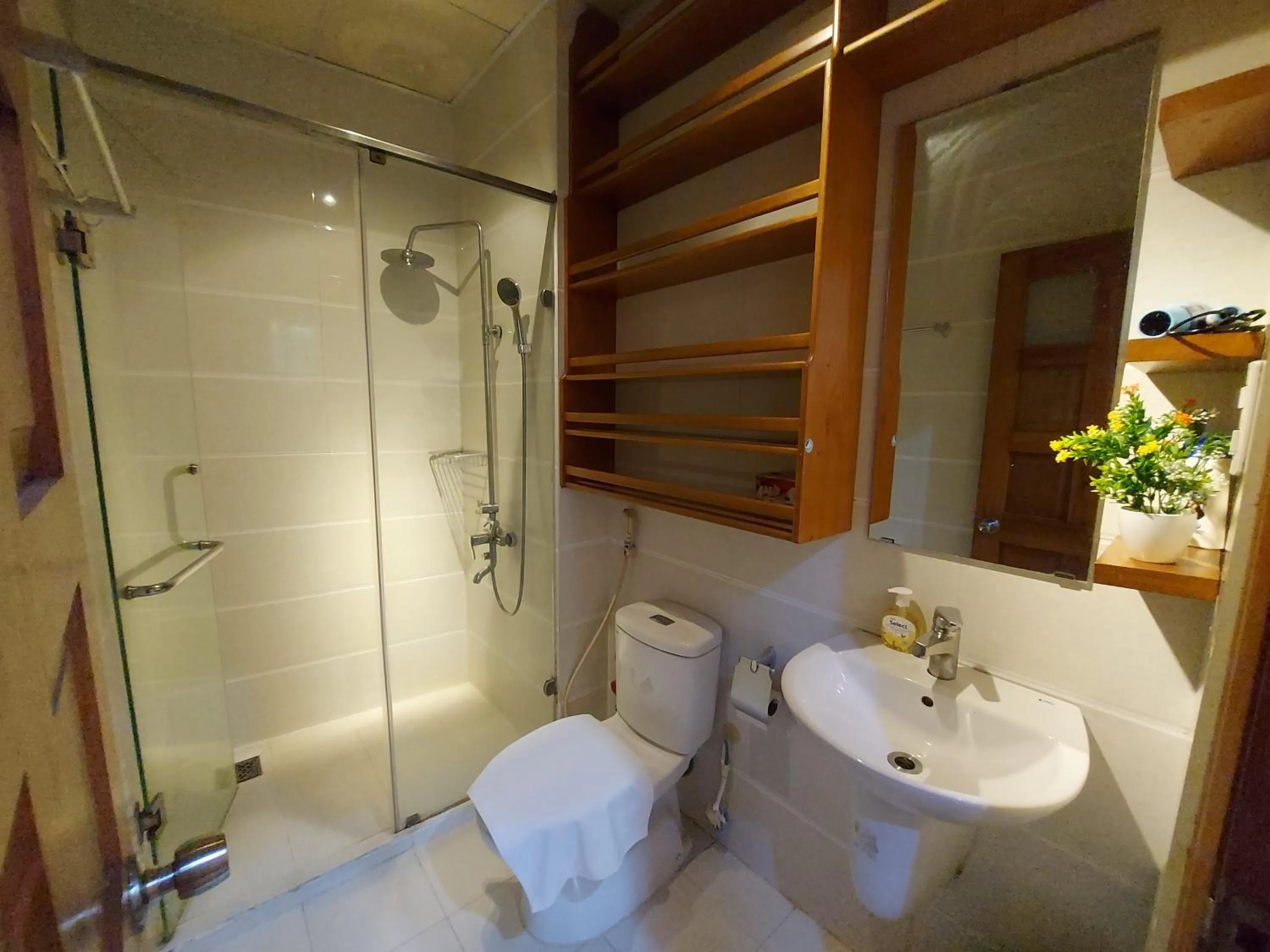 Toilet in Northern Hostel - Bui Vien Walking Street