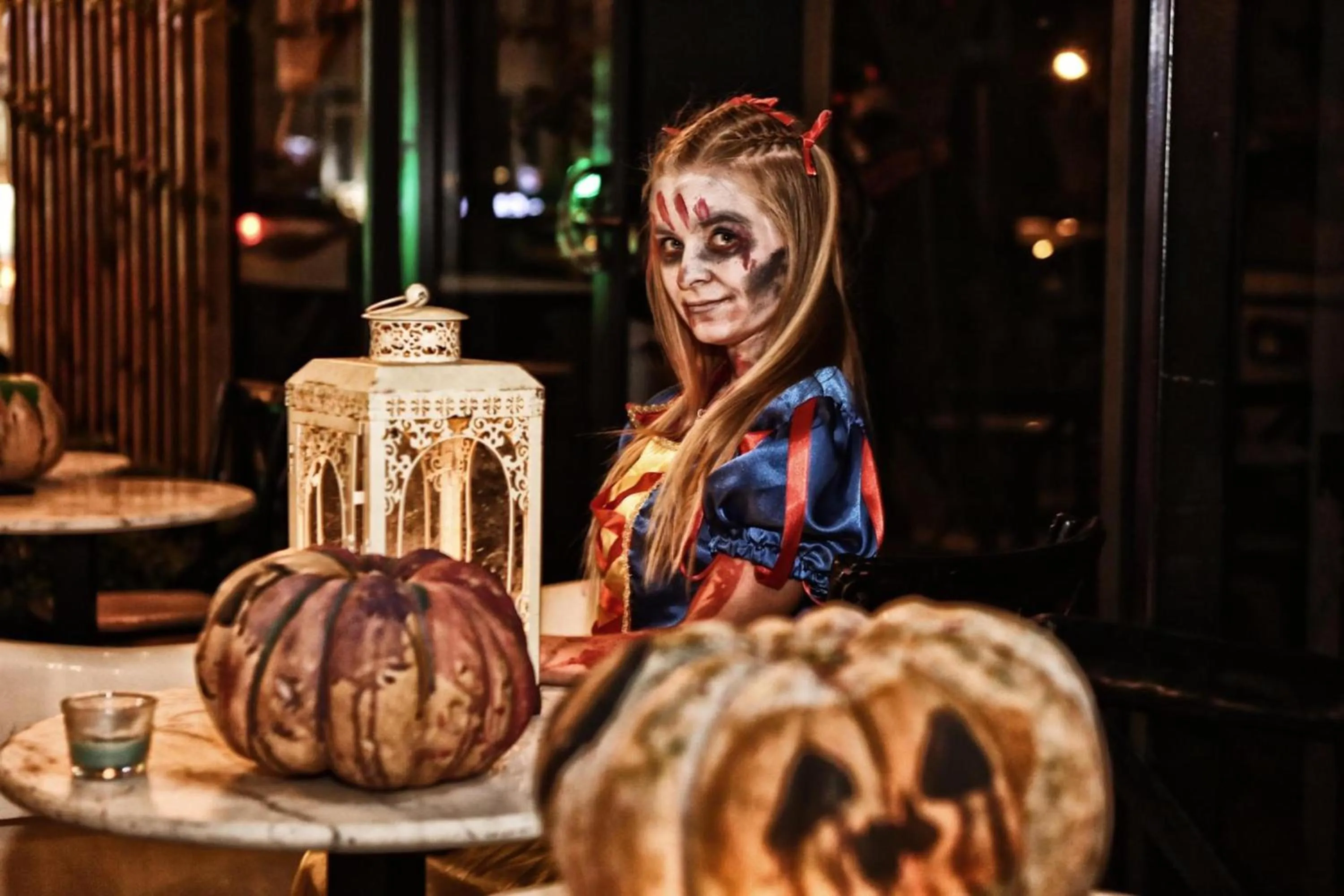 People in Club Hotel Anjeliq