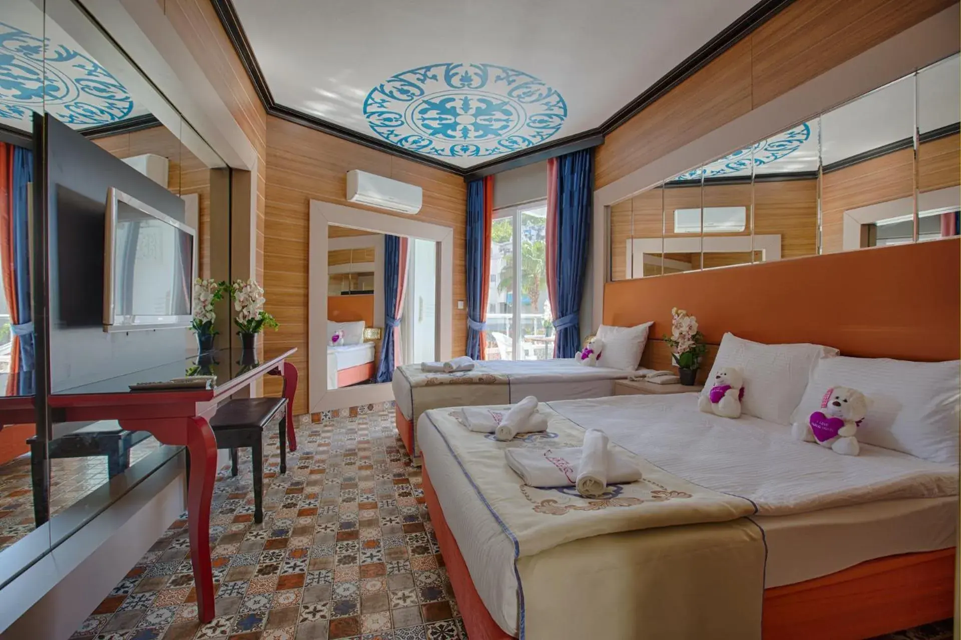 Standard Triple Room in Club Hotel Anjeliq Standard Triple Room in Club Hotel Anjeliq