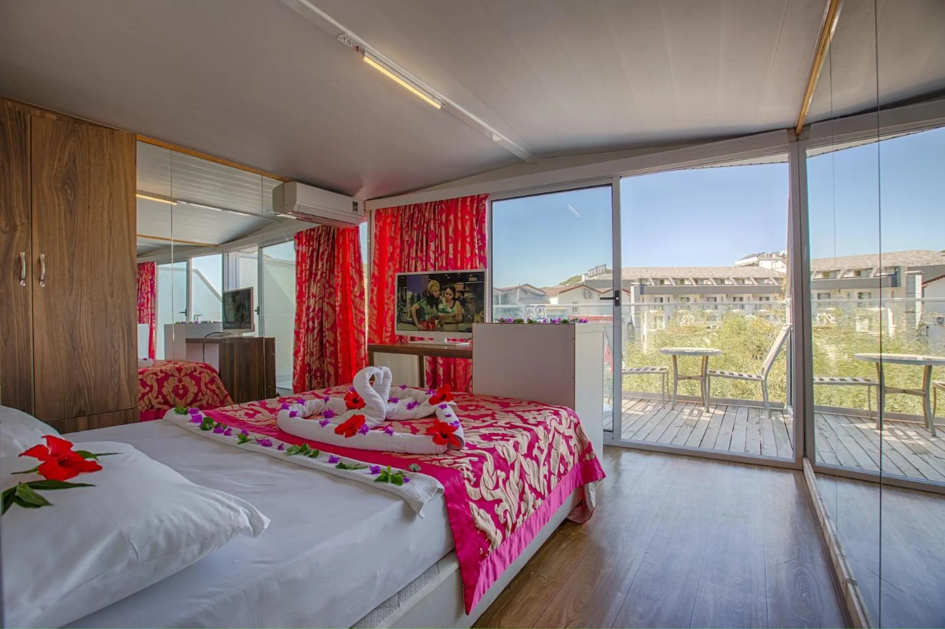 Bed in Club Hotel Anjeliq