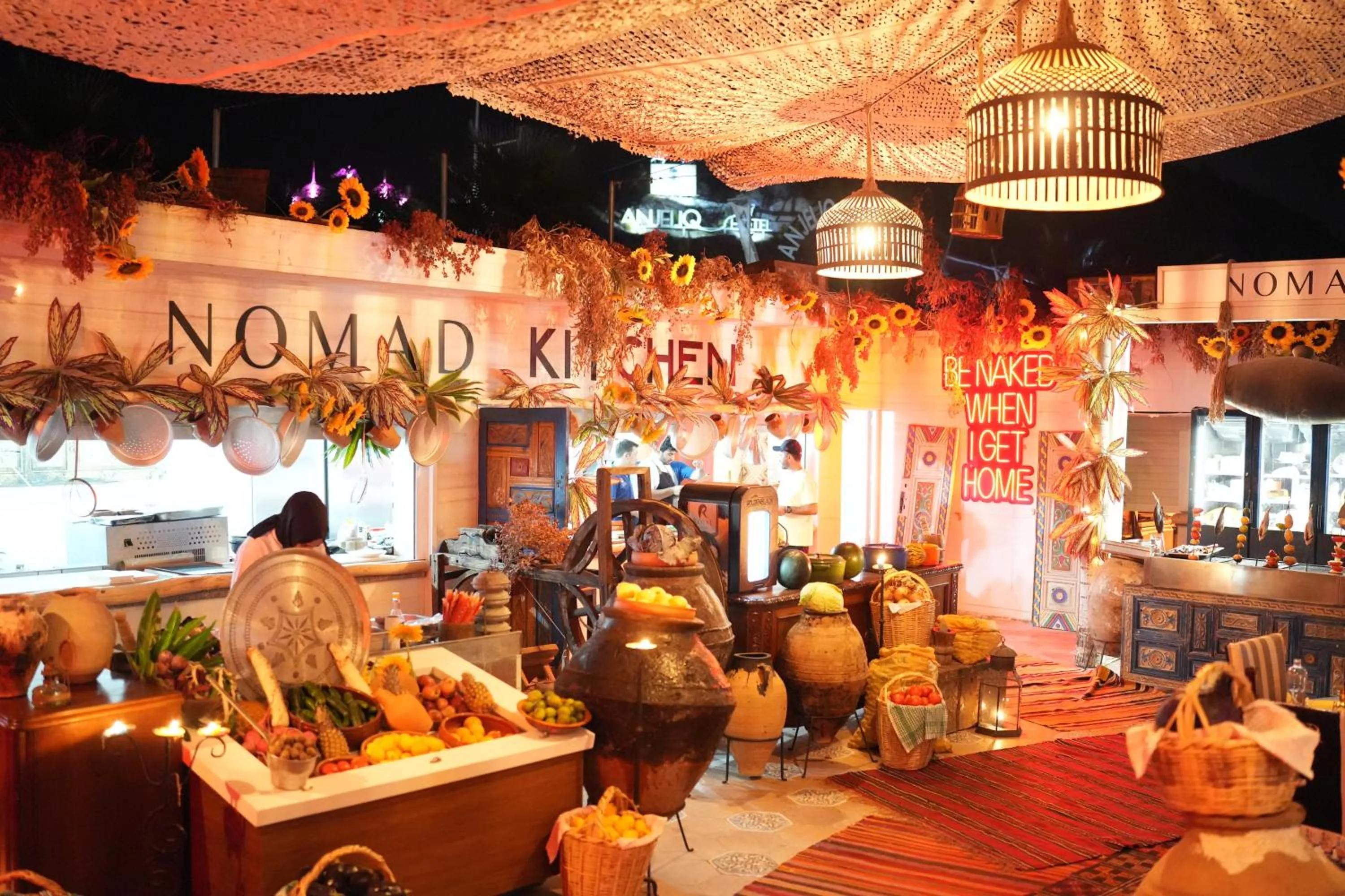 Restaurant/places to eat in Club Hotel Anjeliq