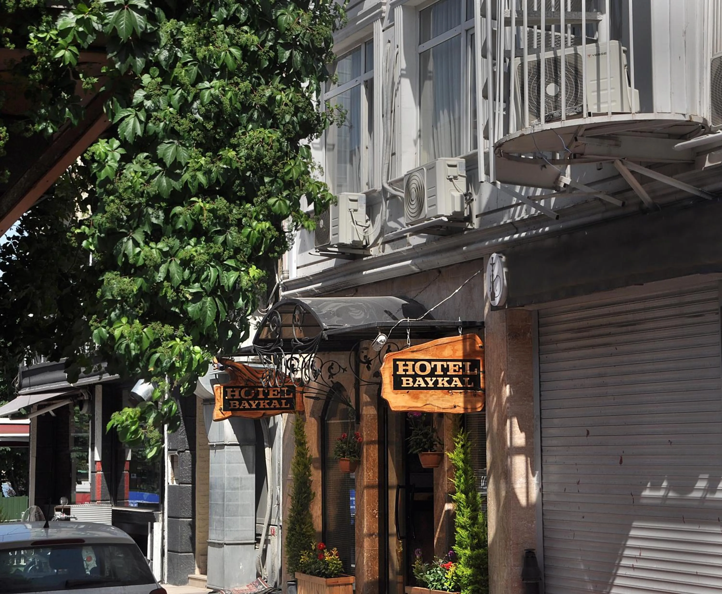 Facade/entrance in Hotel Baykal