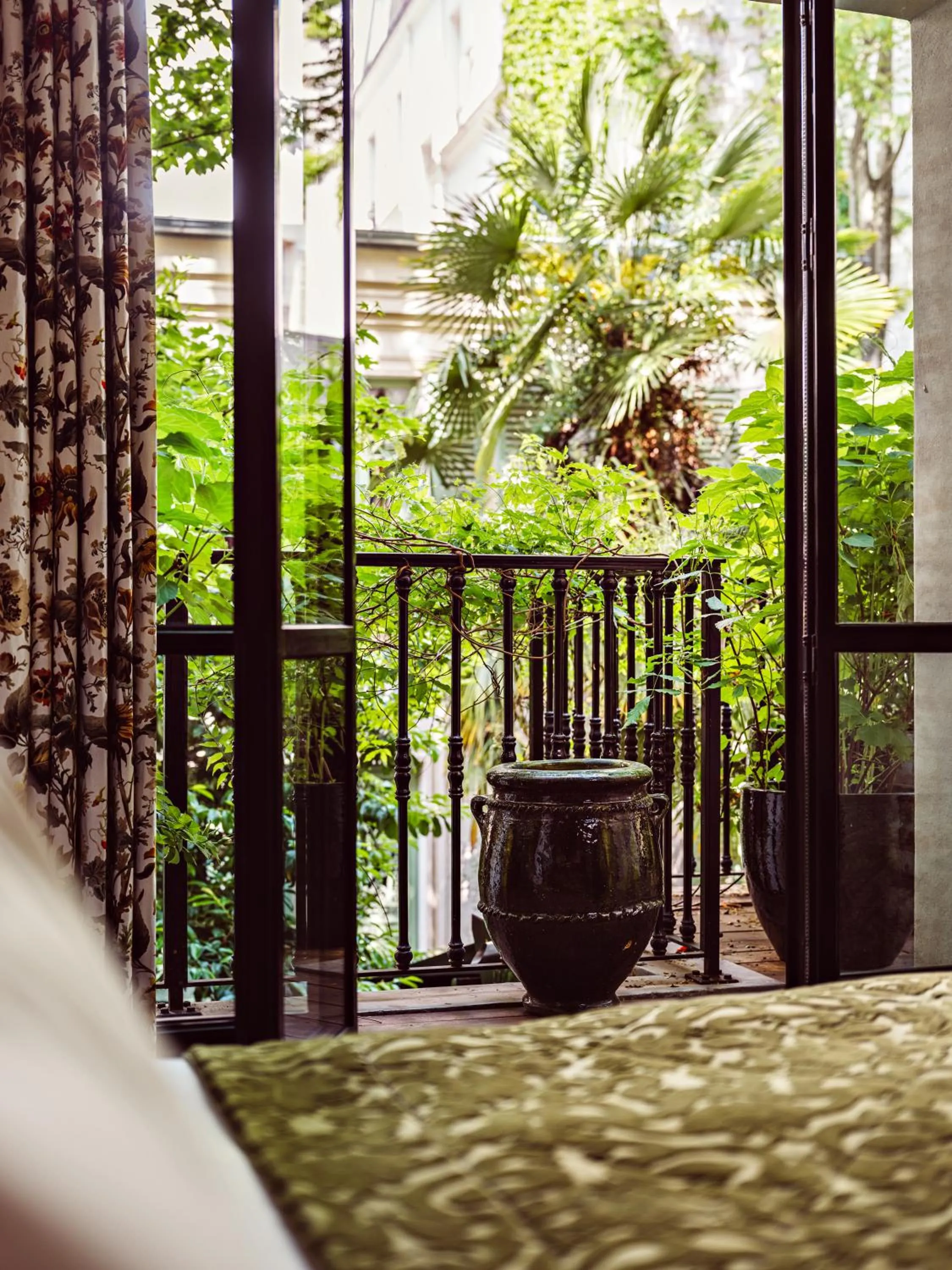 Patio in Hôtel Eldorado Paris