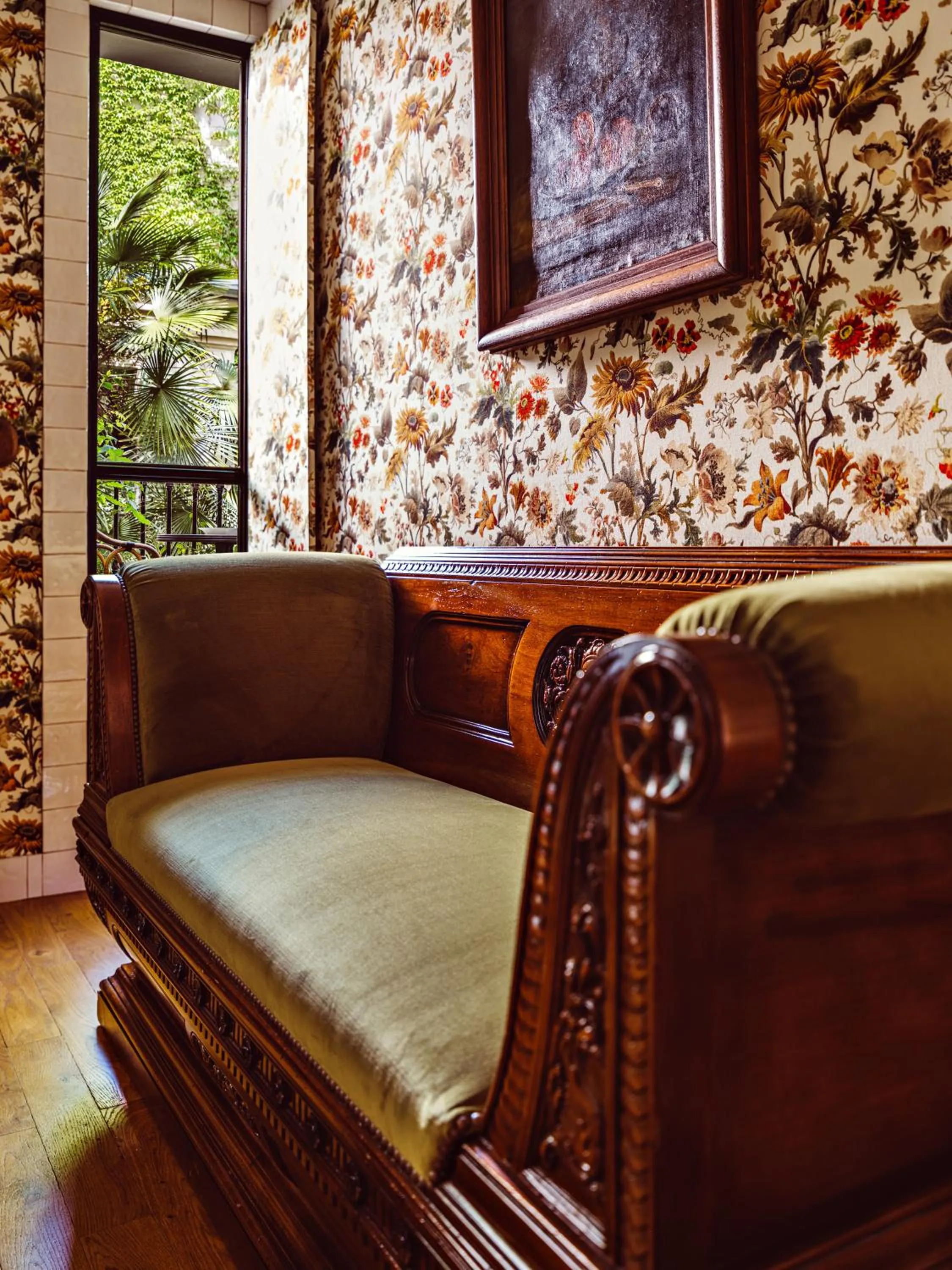 Seating area, Bed in Hôtel Eldorado Paris