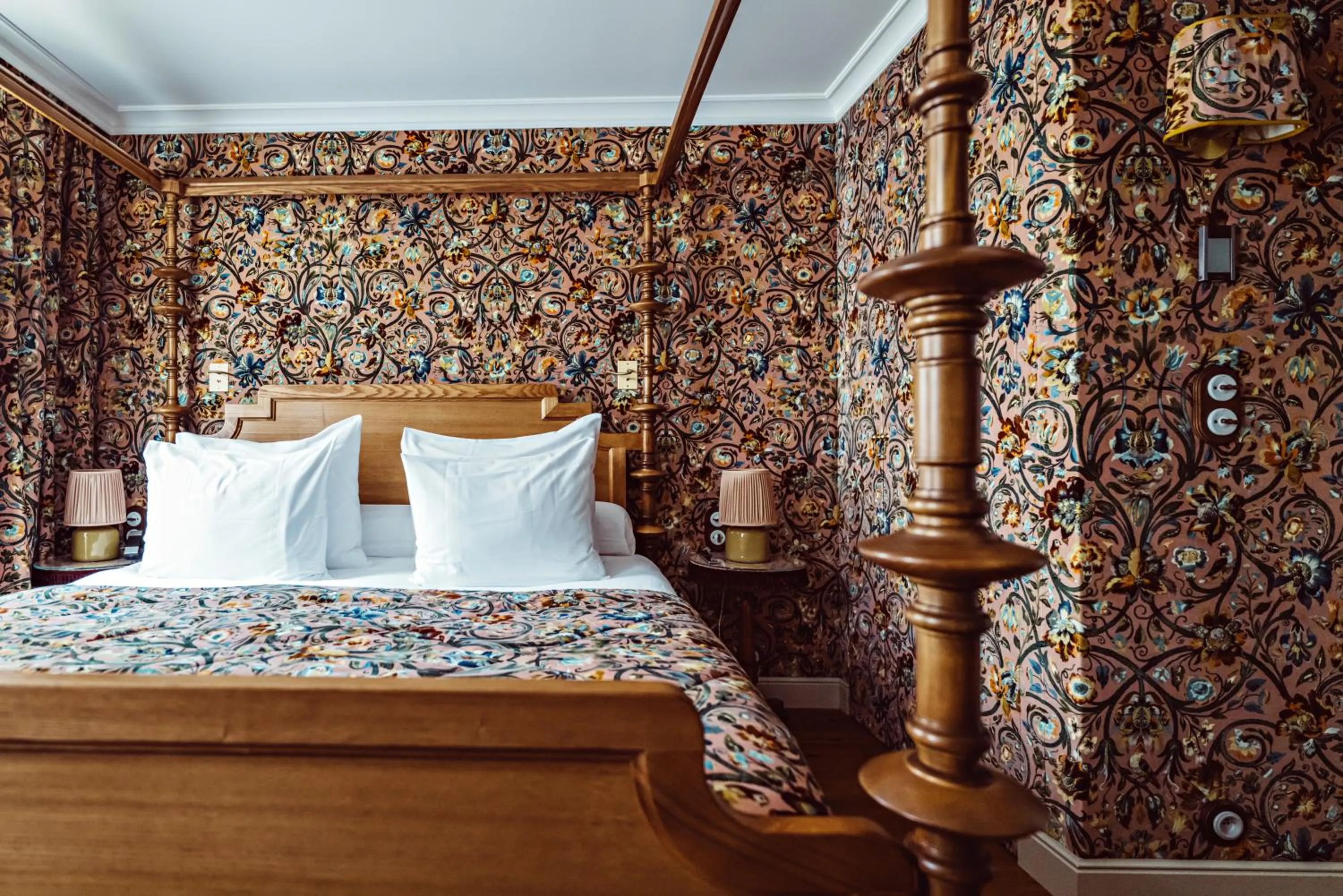 Photo of the whole room, Bed in Hôtel Eldorado Paris